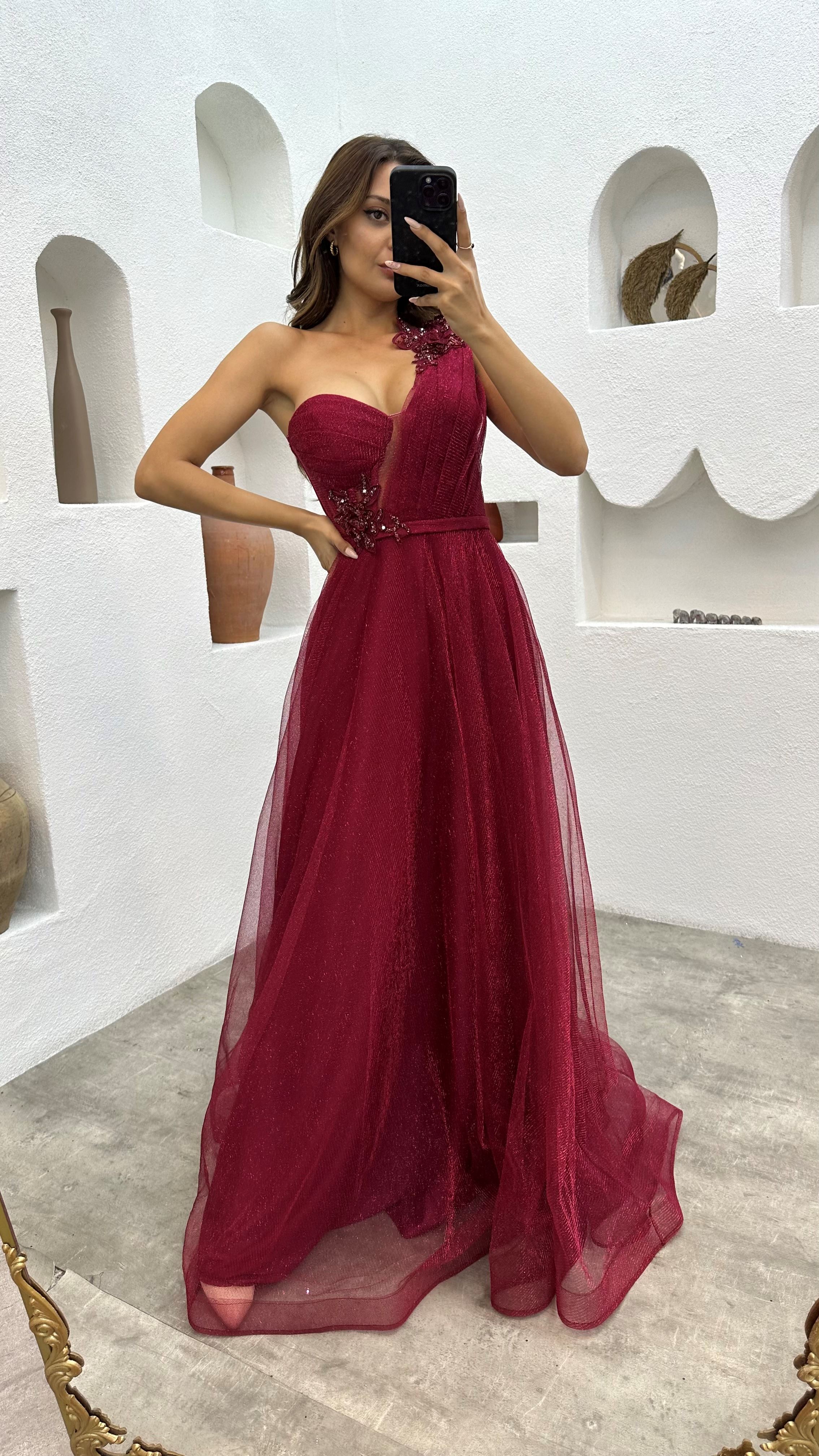 ONE SHOULDER EMBROIDERY DETAIL GLITTERY TULLE EVENING DRESS