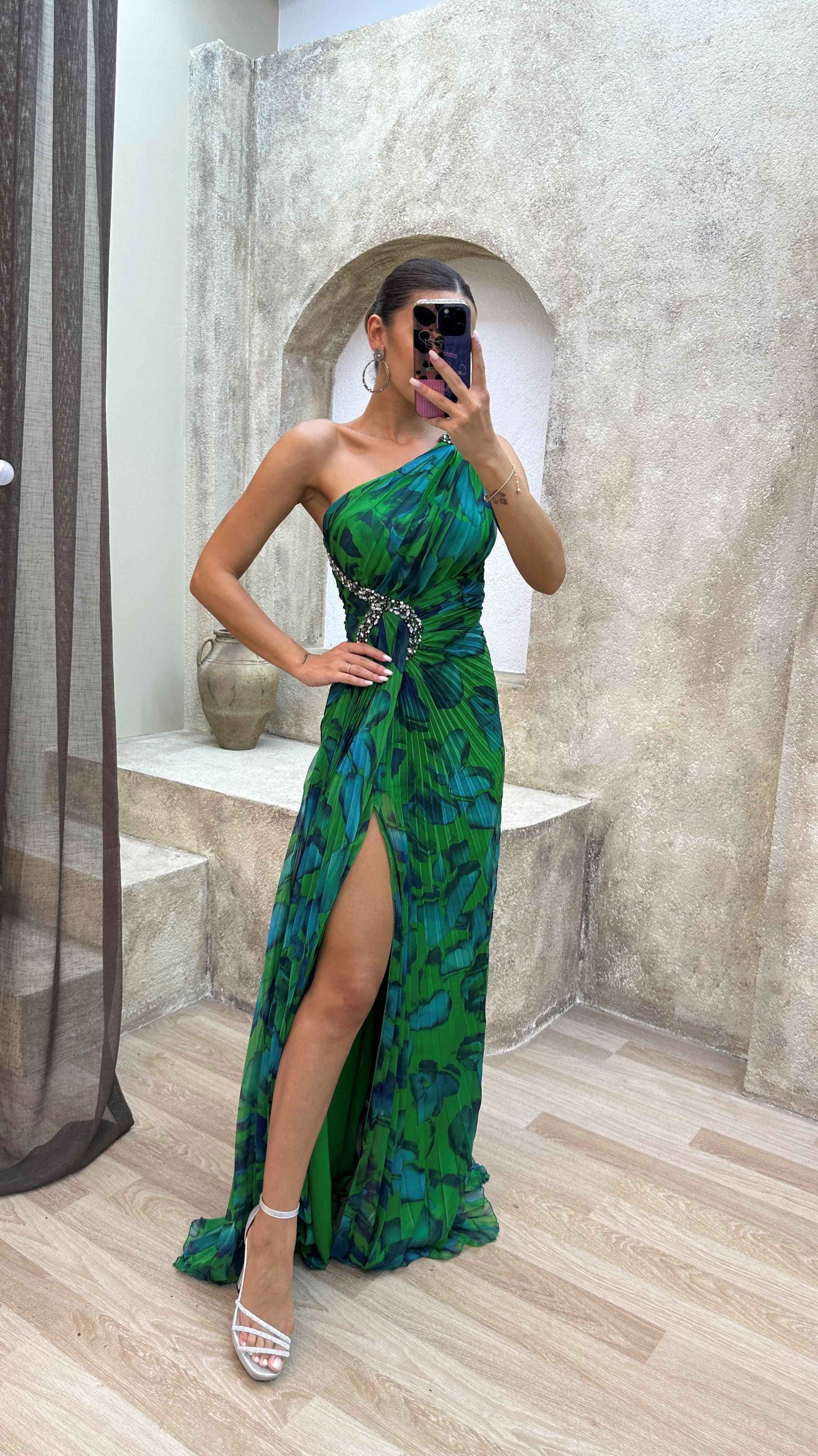 ONE SHOULDER WAIST PROCESSING DETAIL DESIGN DRESS