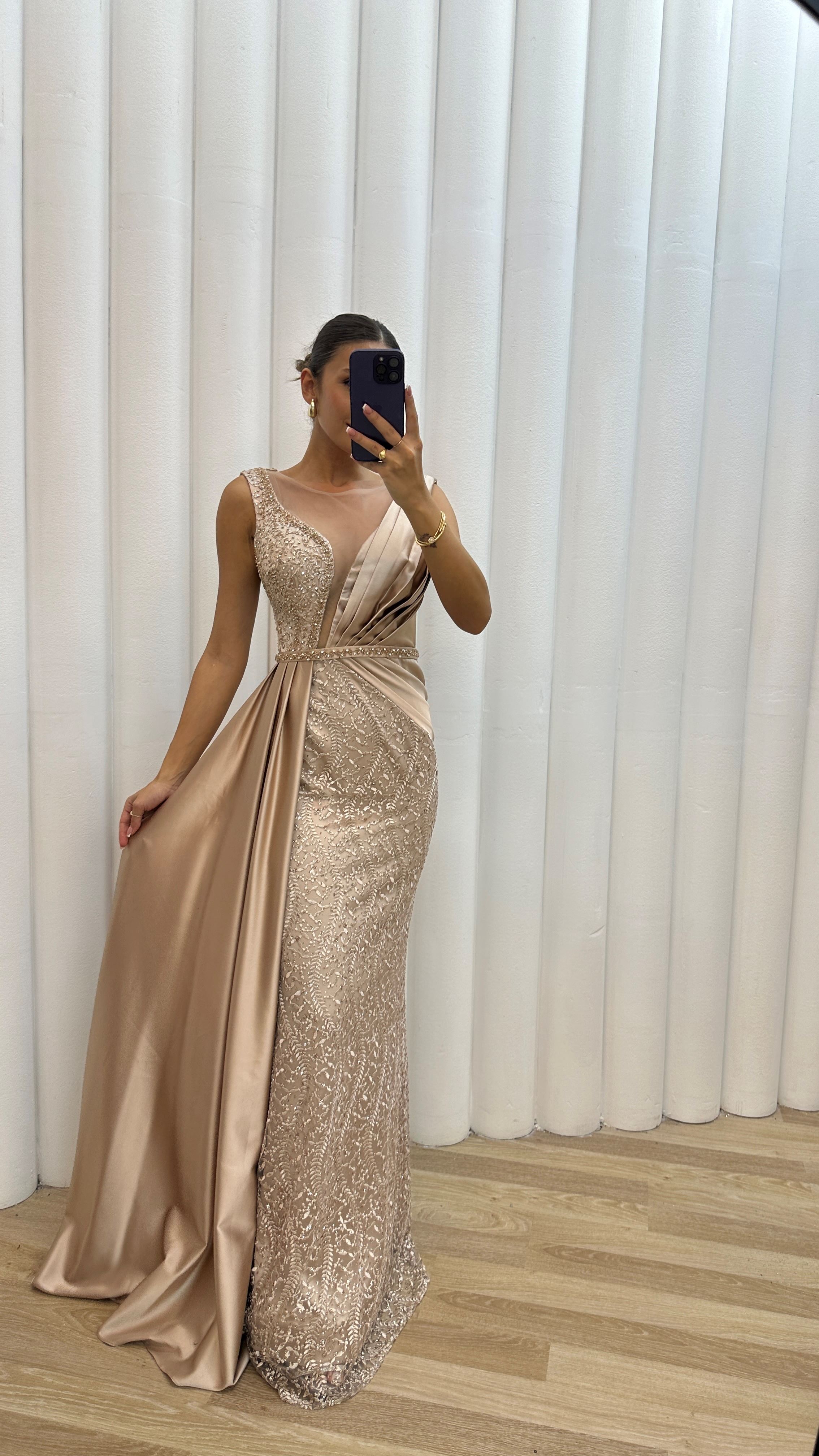 EMBROIDERED DETAIL PLEATED EVENING DRESS