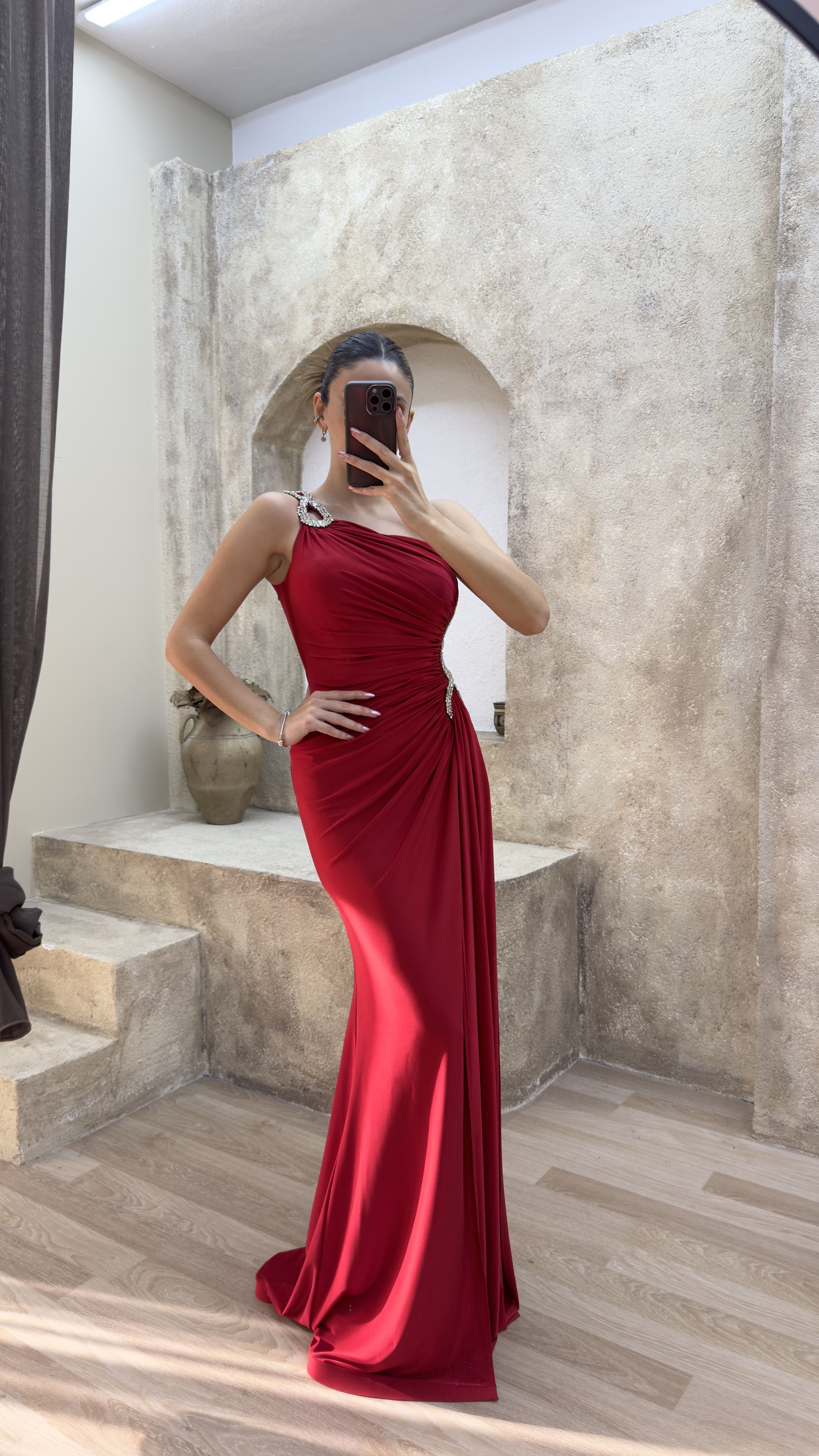 ONE SHOULDER WAIST DETAIL STONE EMBROIDERED DRAPED DESIGN EVENING DRESS