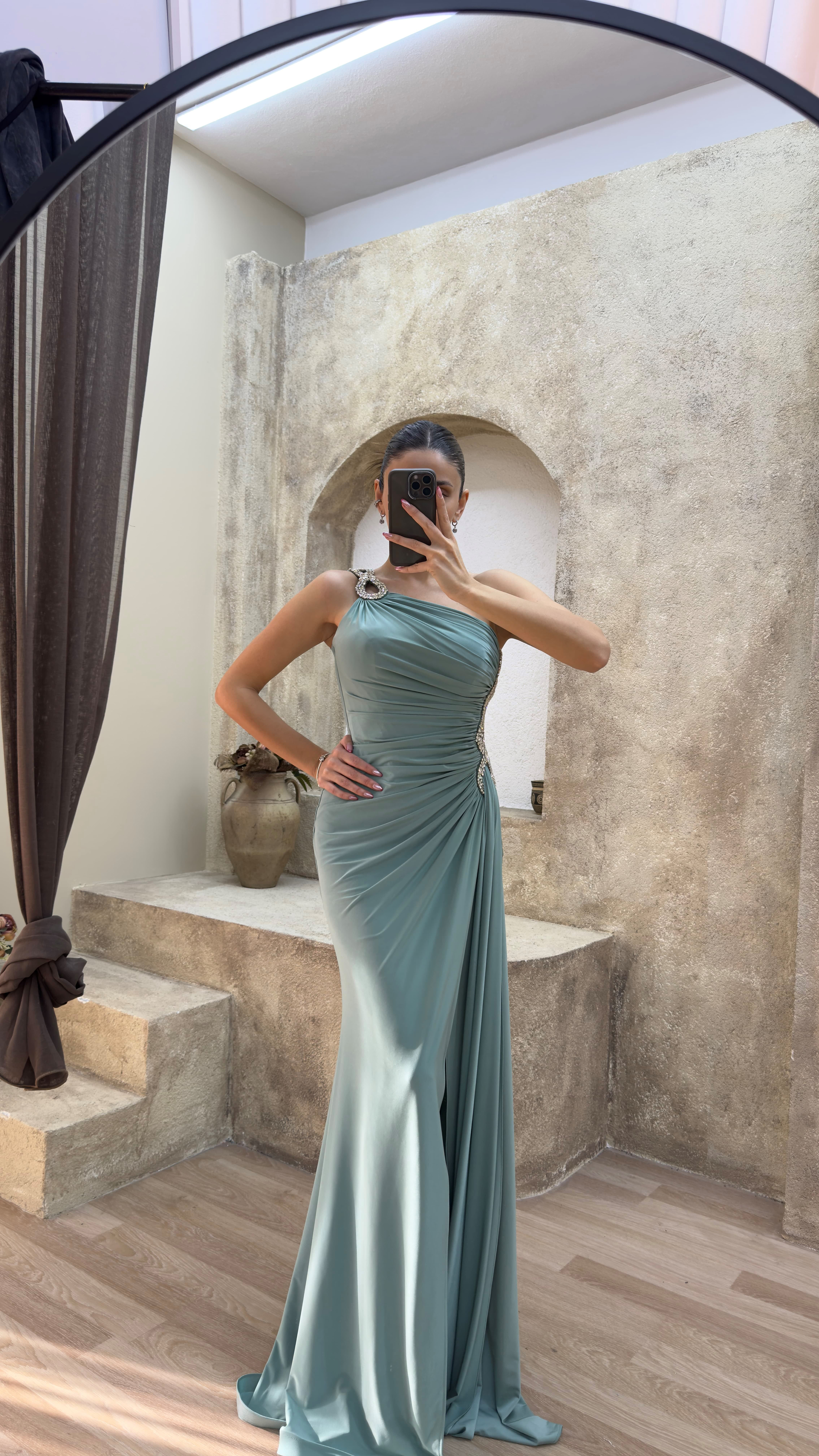 ONE SHOULDER WAIST DETAIL STONE EMBROIDERED DRAPED DESIGN EVENING DRESS