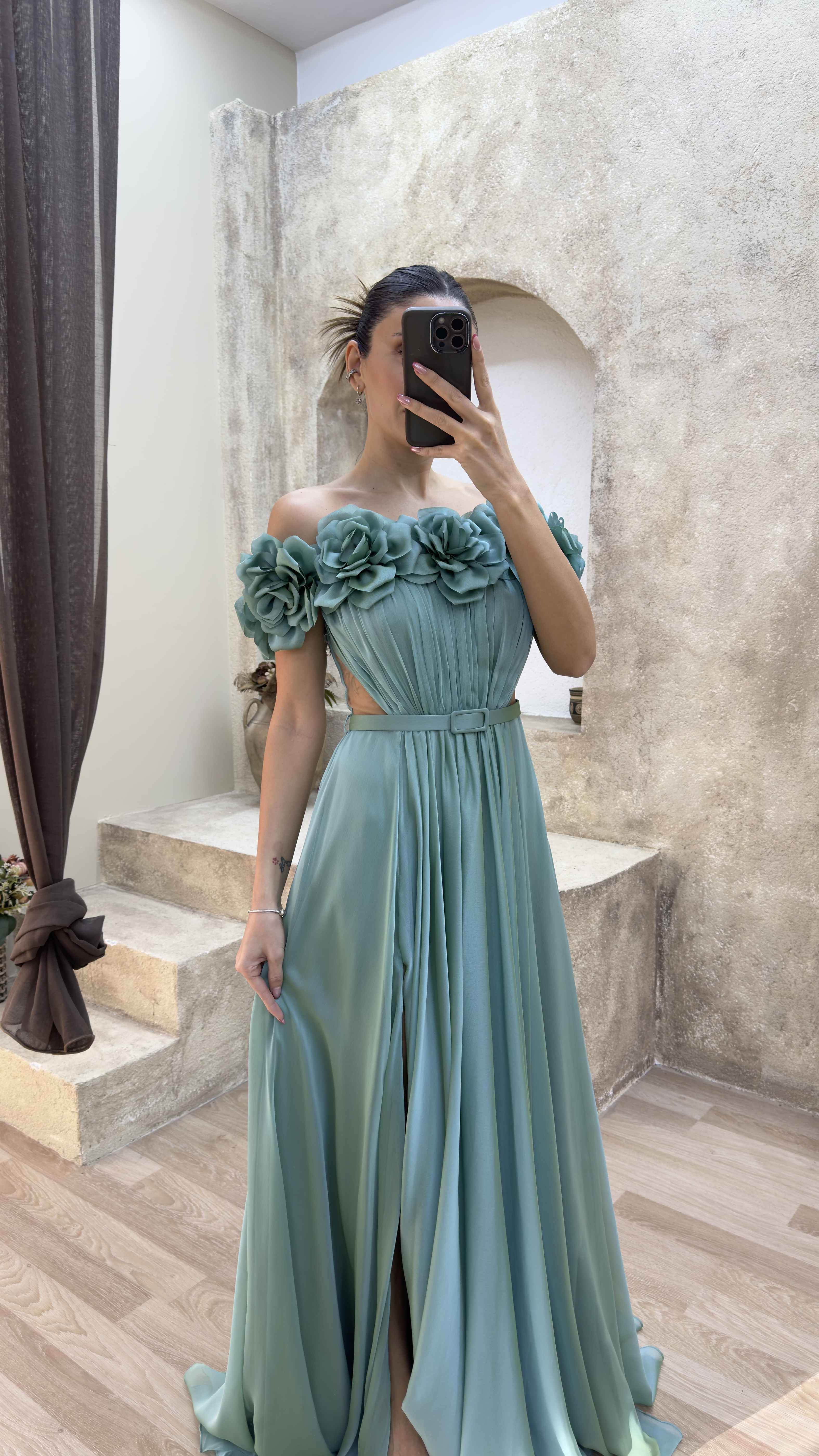 STRAPLESS CHEST ROSE WAIST DETAIL DESIGN EVENING DRESS