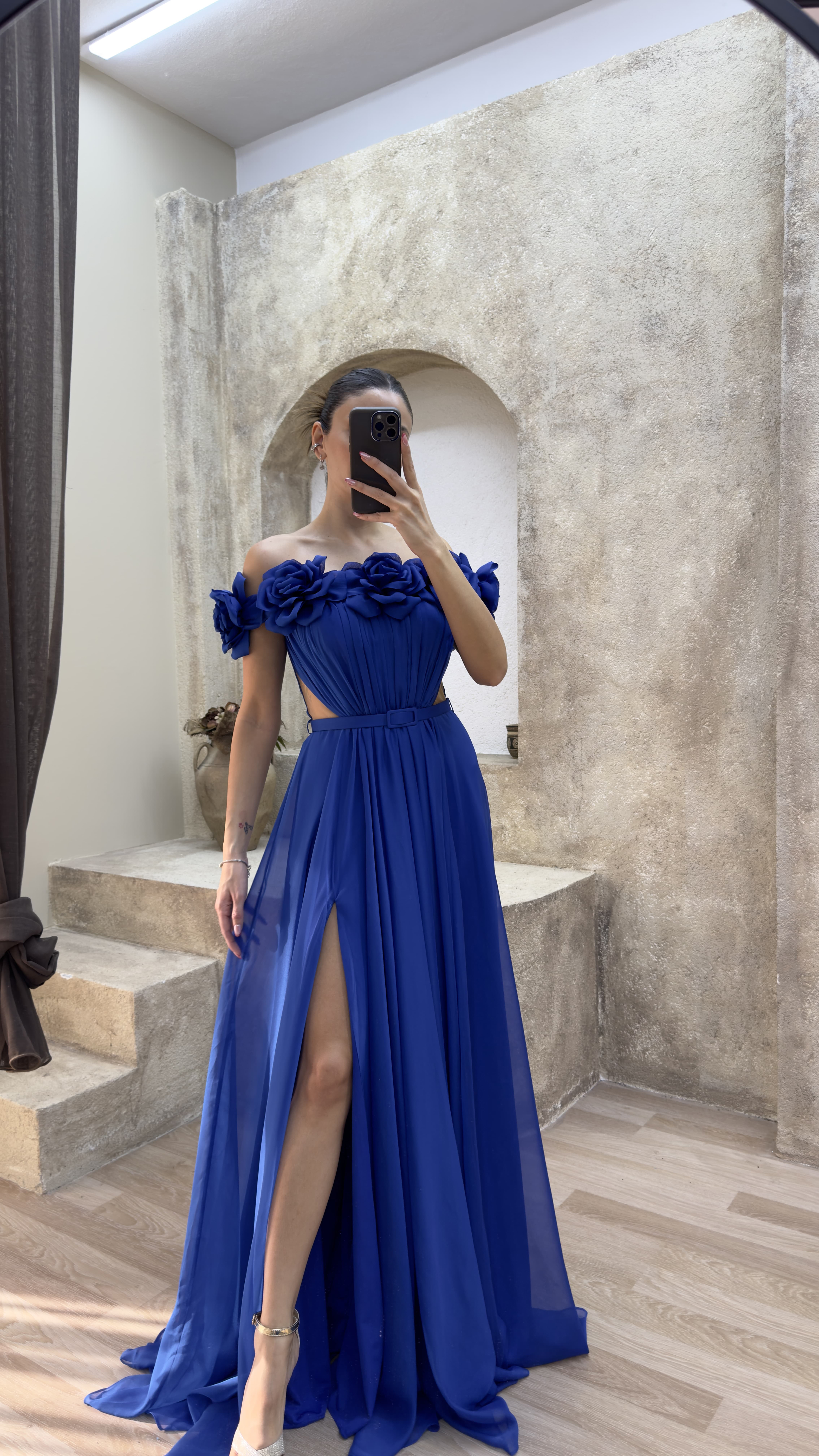 STRAPLESS CHEST ROSE WAIST DETAIL DESIGN EVENING DRESS
