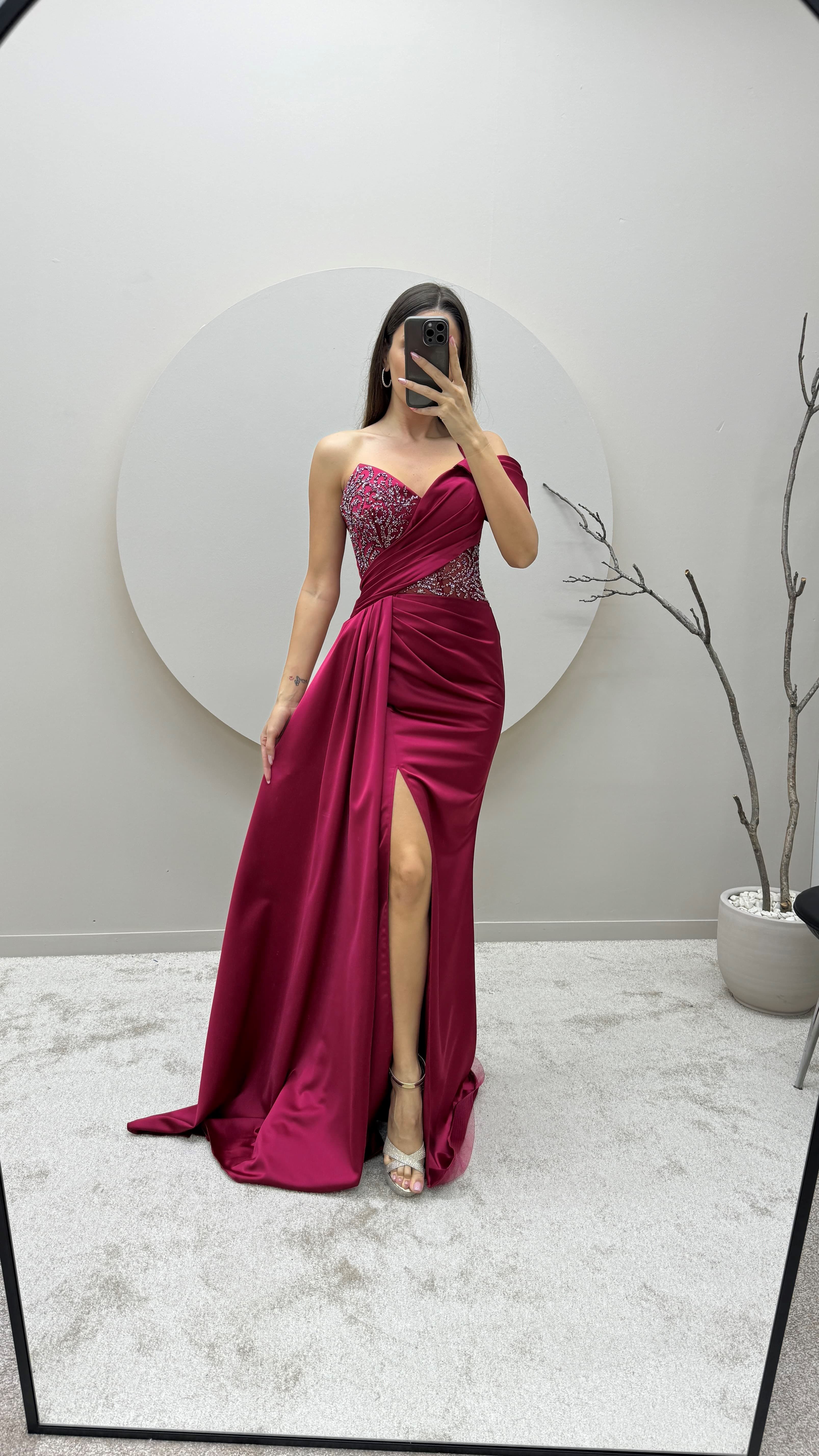 One Shoulder Chest Embroidery Detail Design Satin Evening Dress