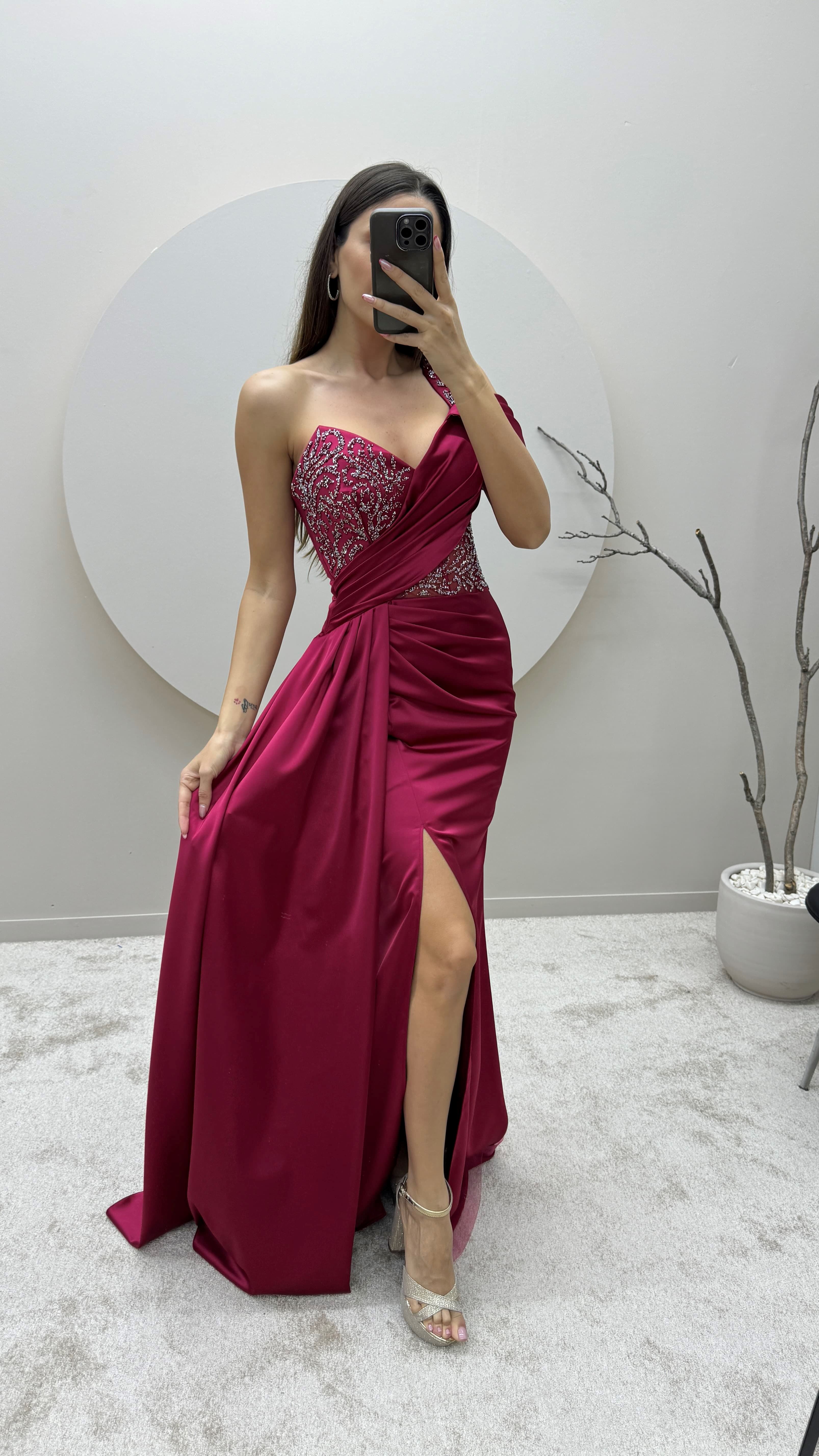 One Shoulder Chest Embroidery Detail Design Satin Evening Dress