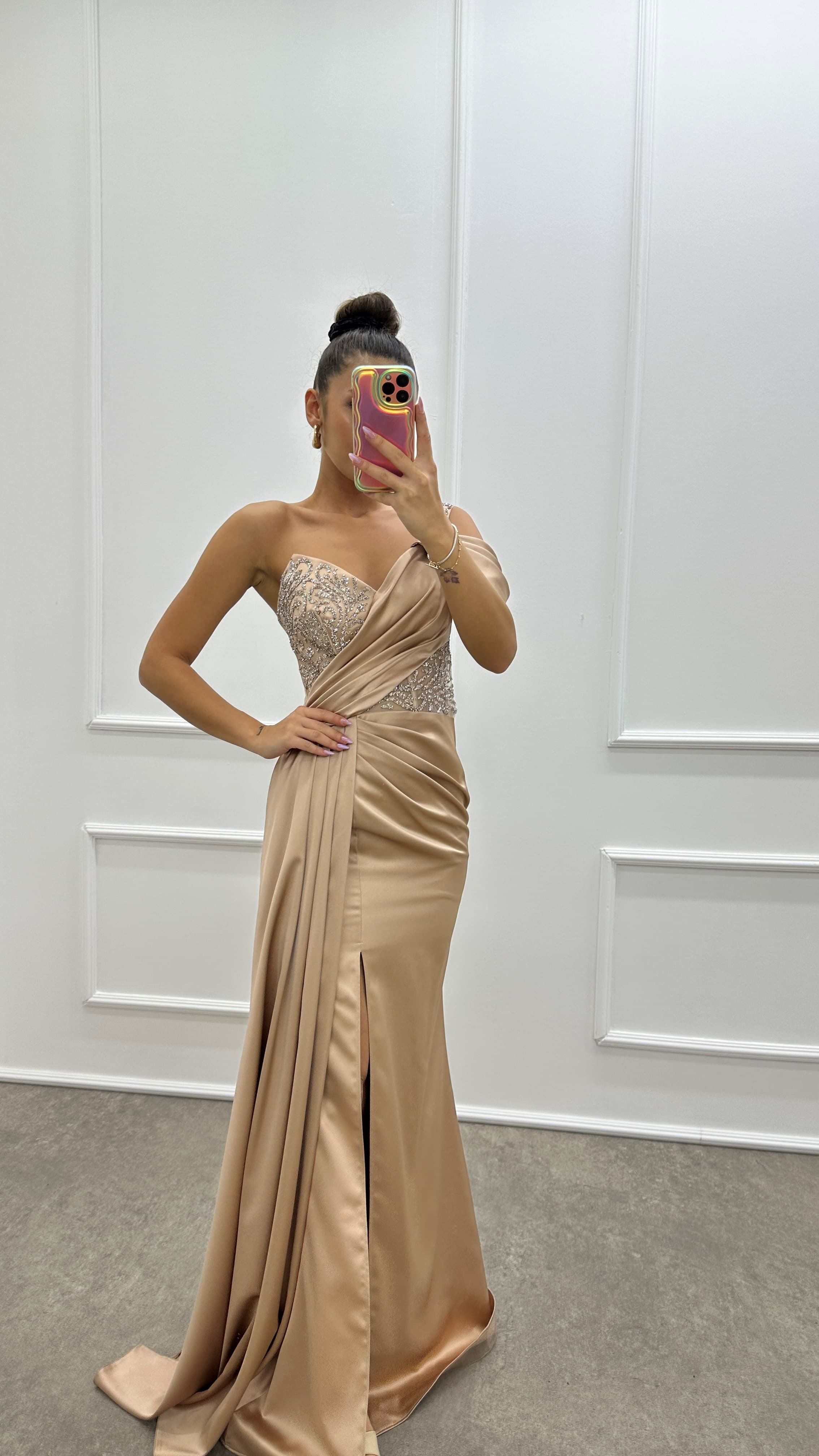 One Shoulder Chest Embroidery Detail Design Satin Evening Dress