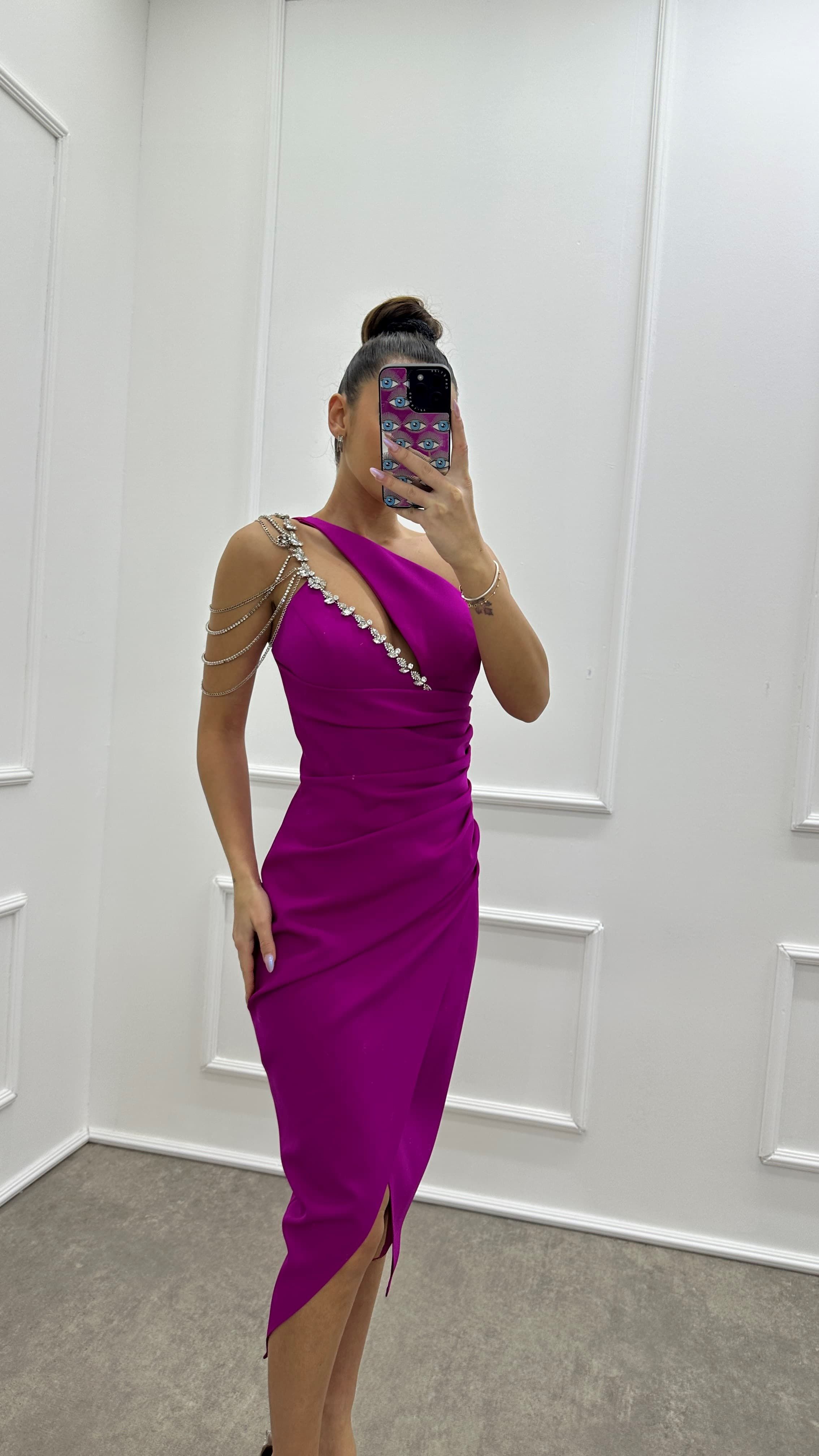 SINGLE SHOULDER CHAIN DETAIL DESIGN DRESS