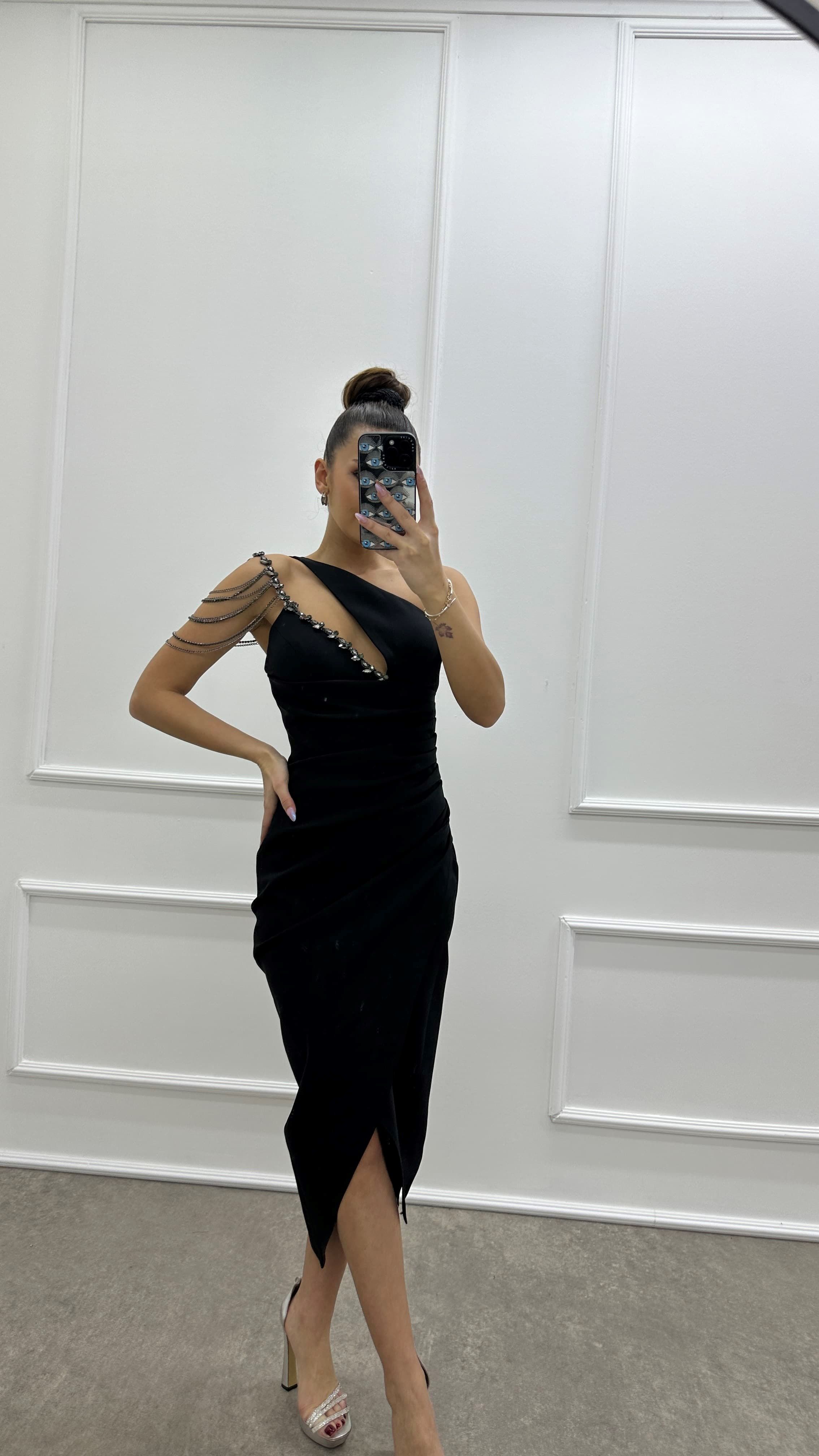 SINGLE SHOULDER CHAIN DETAIL DESIGN DRESS