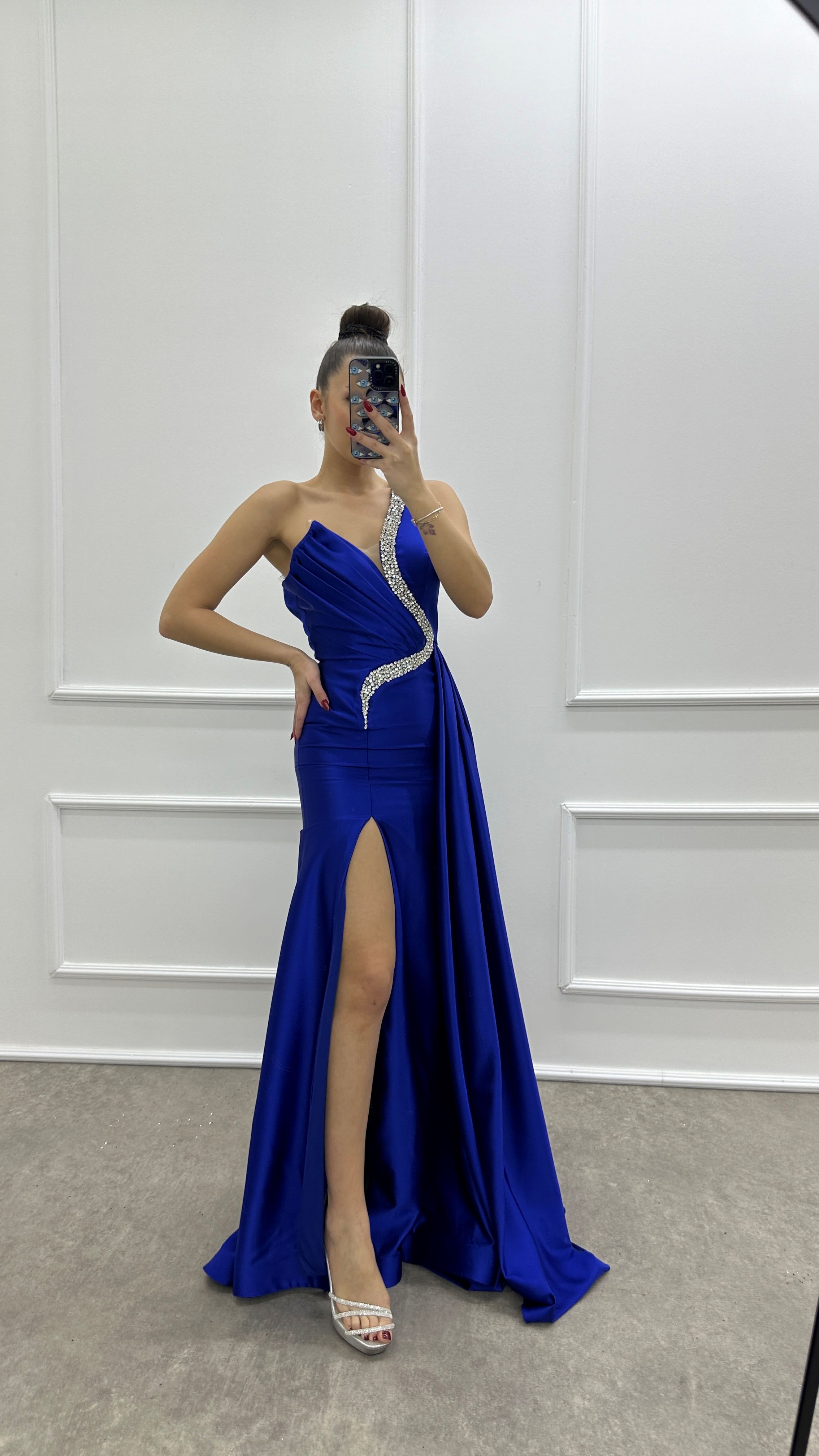 ONE SHOULDER STONE EMBROIDERED CHEST DETAIL DESIGN SATIN EVENING DRESS