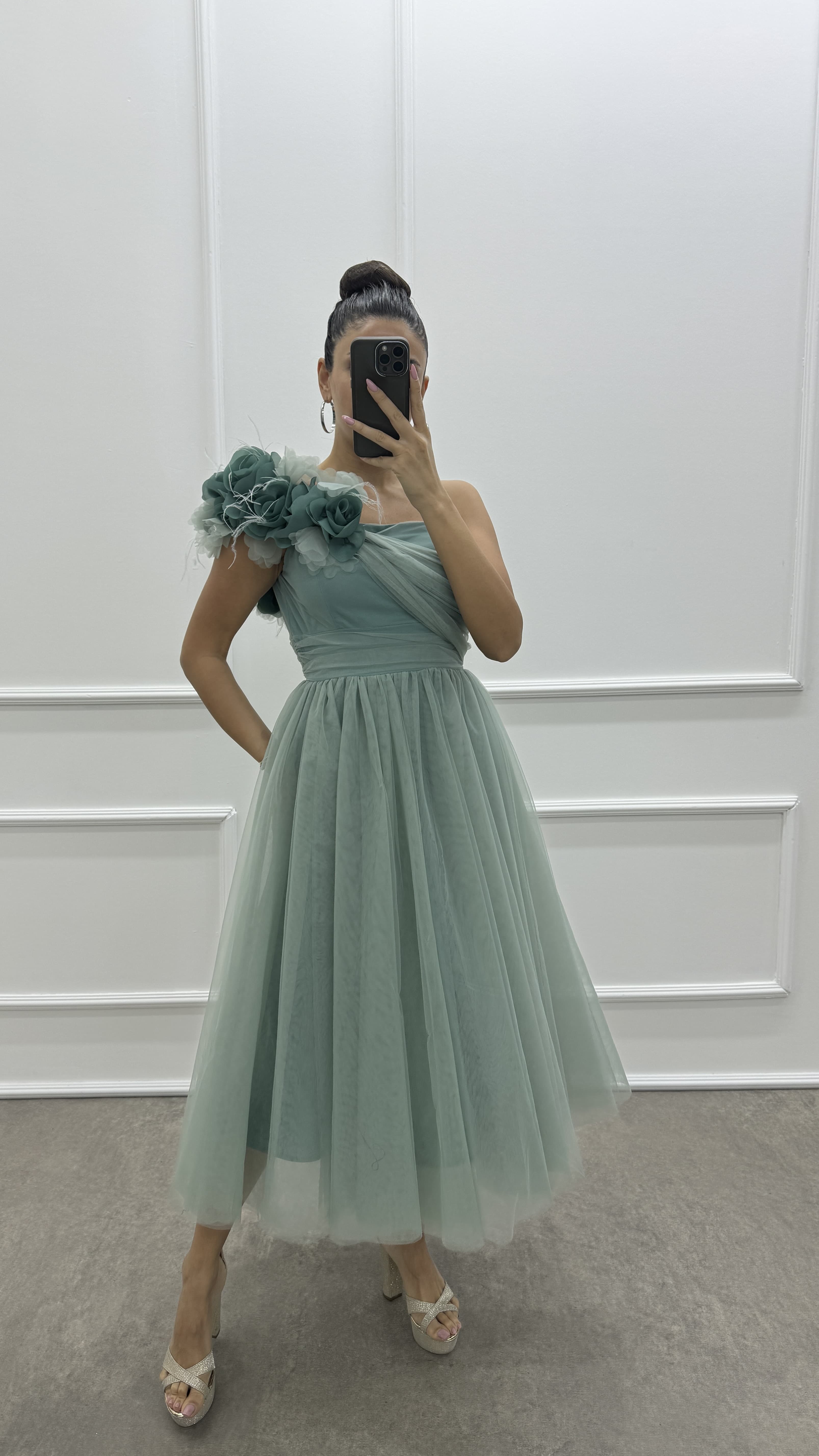 SHOULDER FLOWER DETAIL DESIGN TULLE DRESS