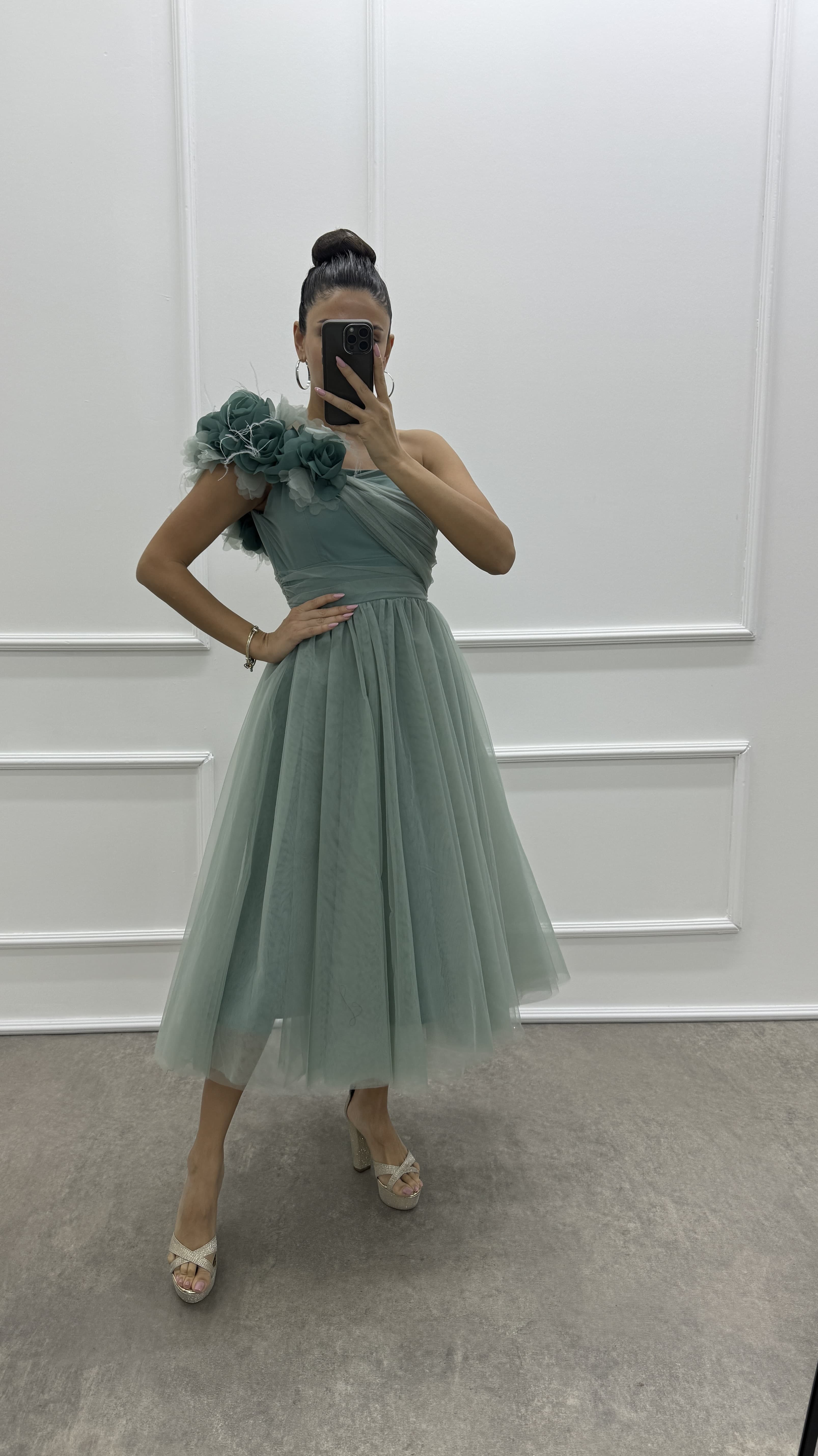 SHOULDER FLOWER DETAIL DESIGN TULLE DRESS