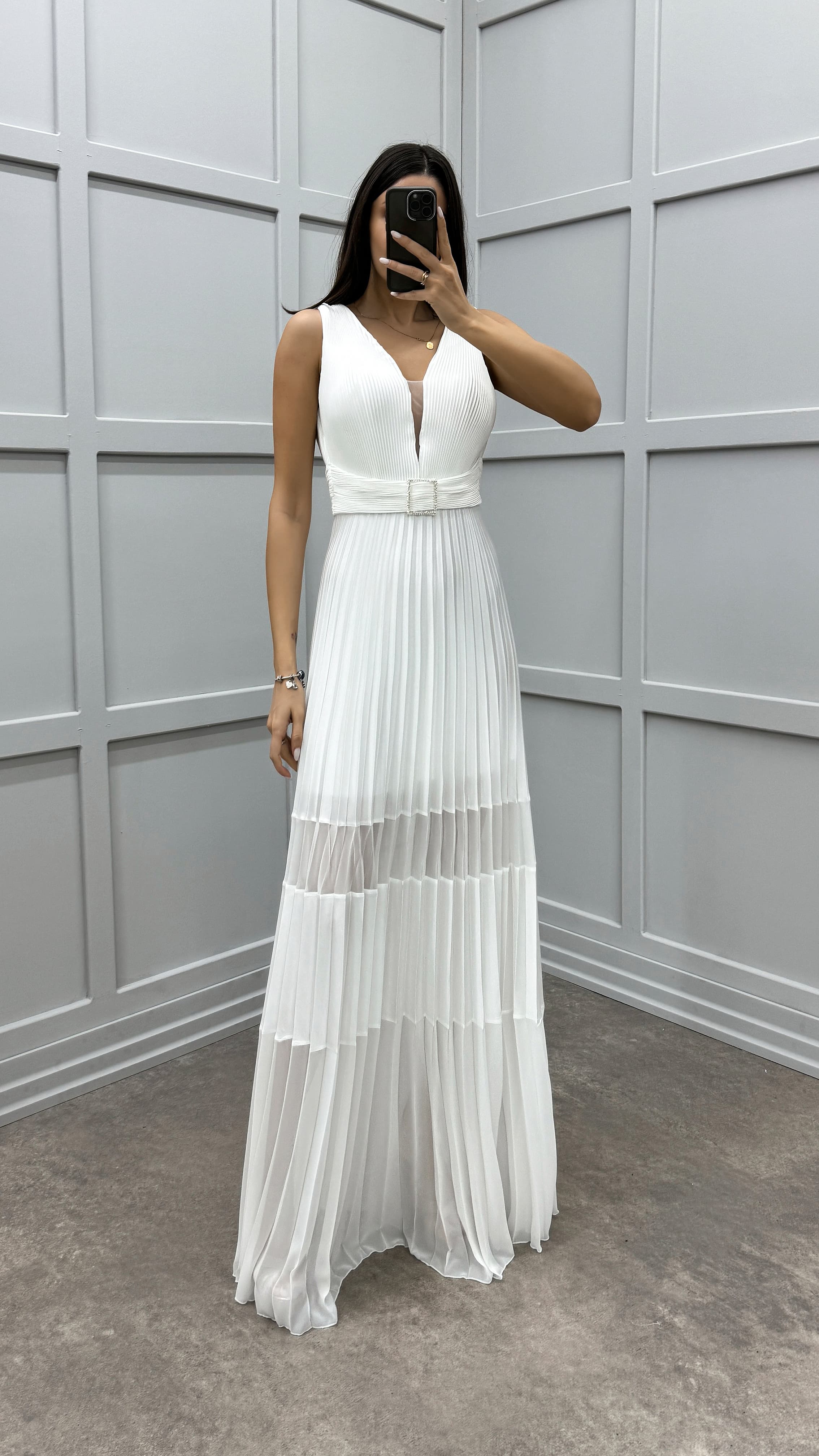 V-NECK PLEATED DESIGN DRESS