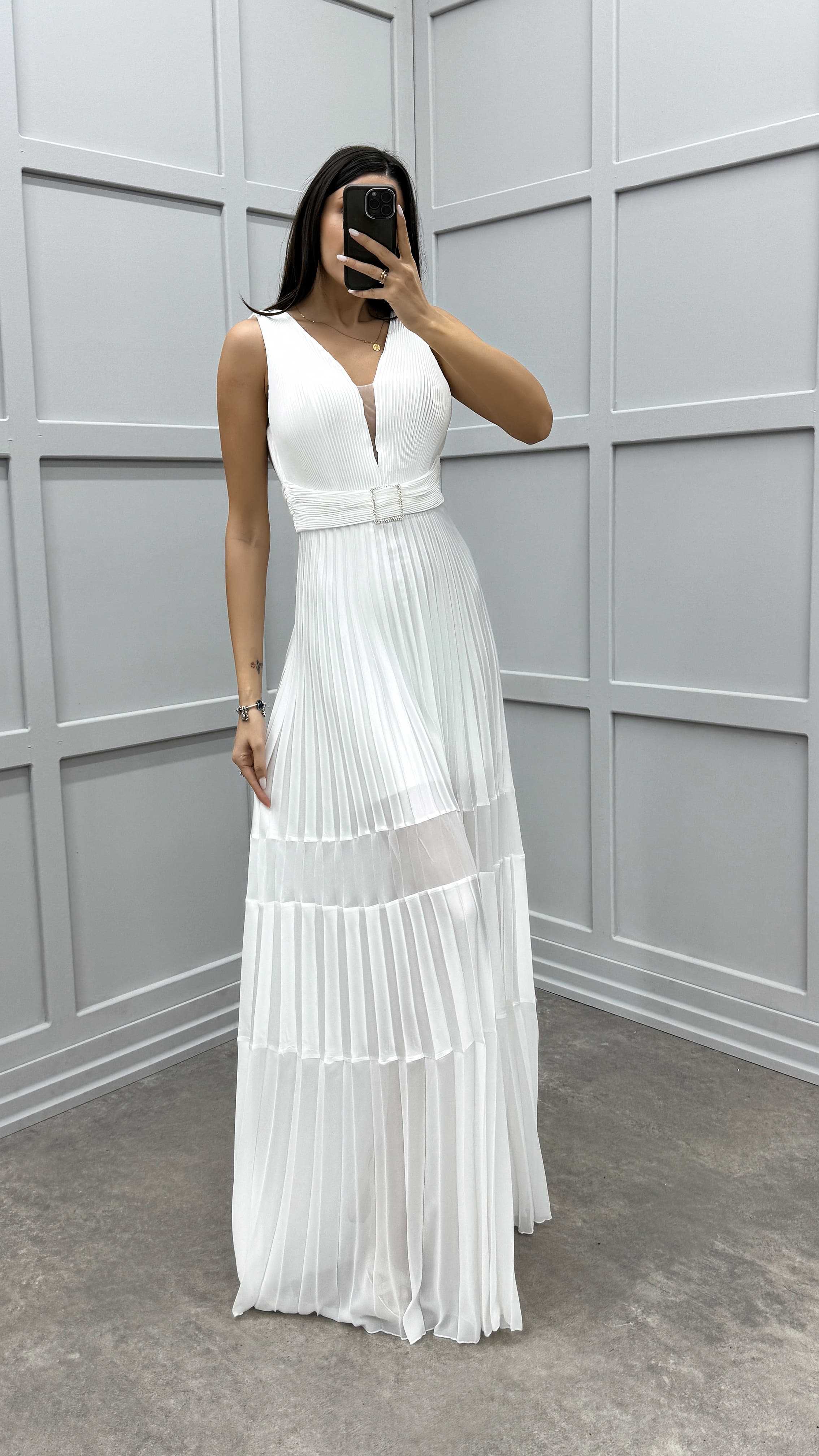 V-NECK PLEATED DESIGN DRESS