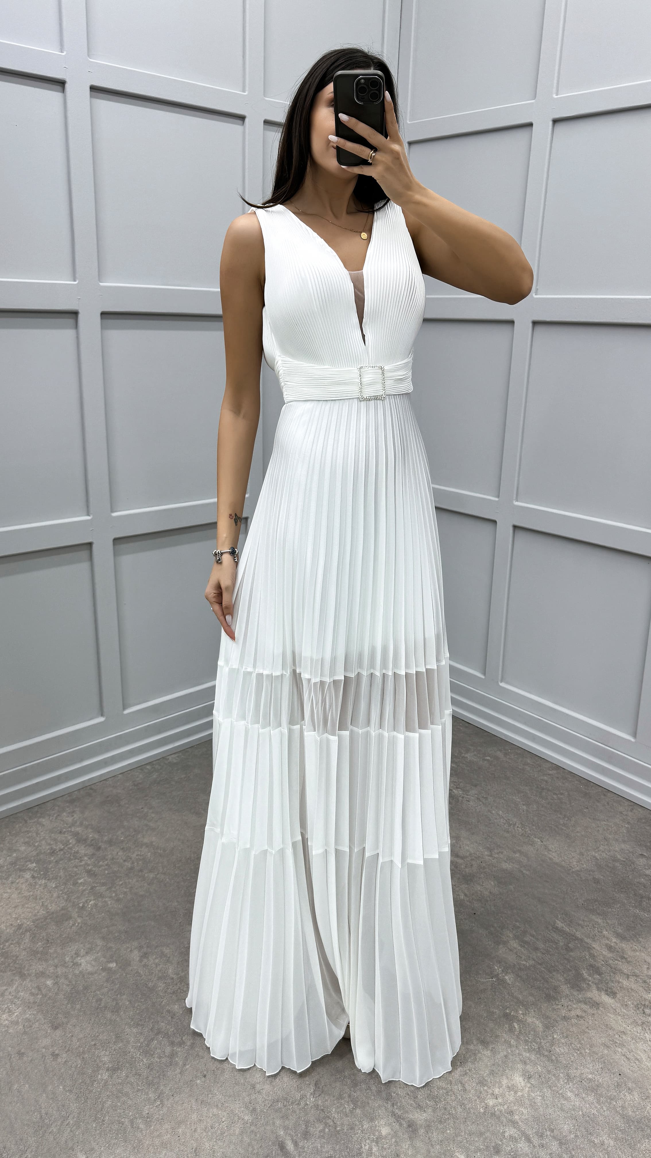 V-NECK PLEATED DESIGN DRESS