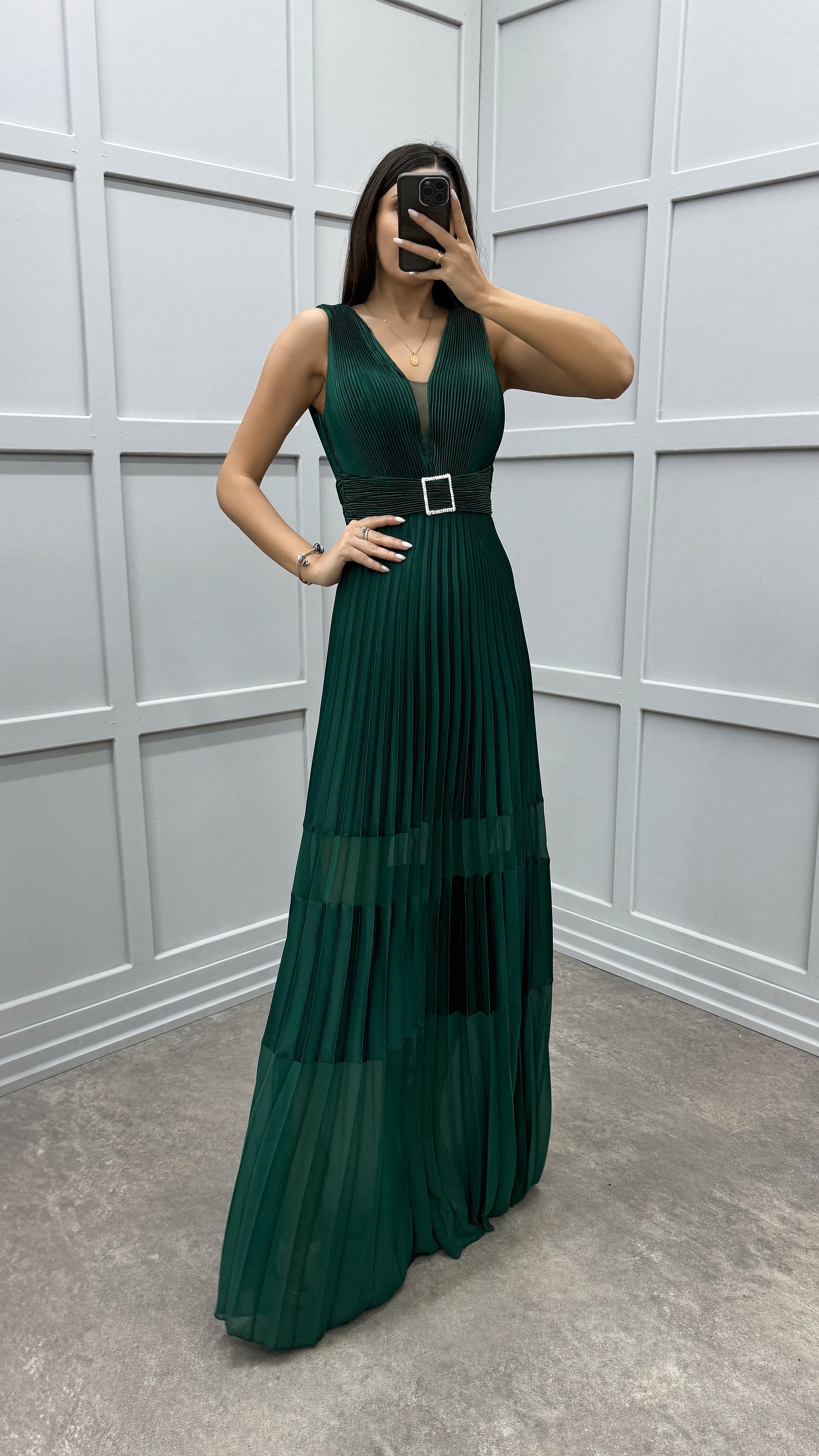 V-NECK PLEATED DESIGN DRESS