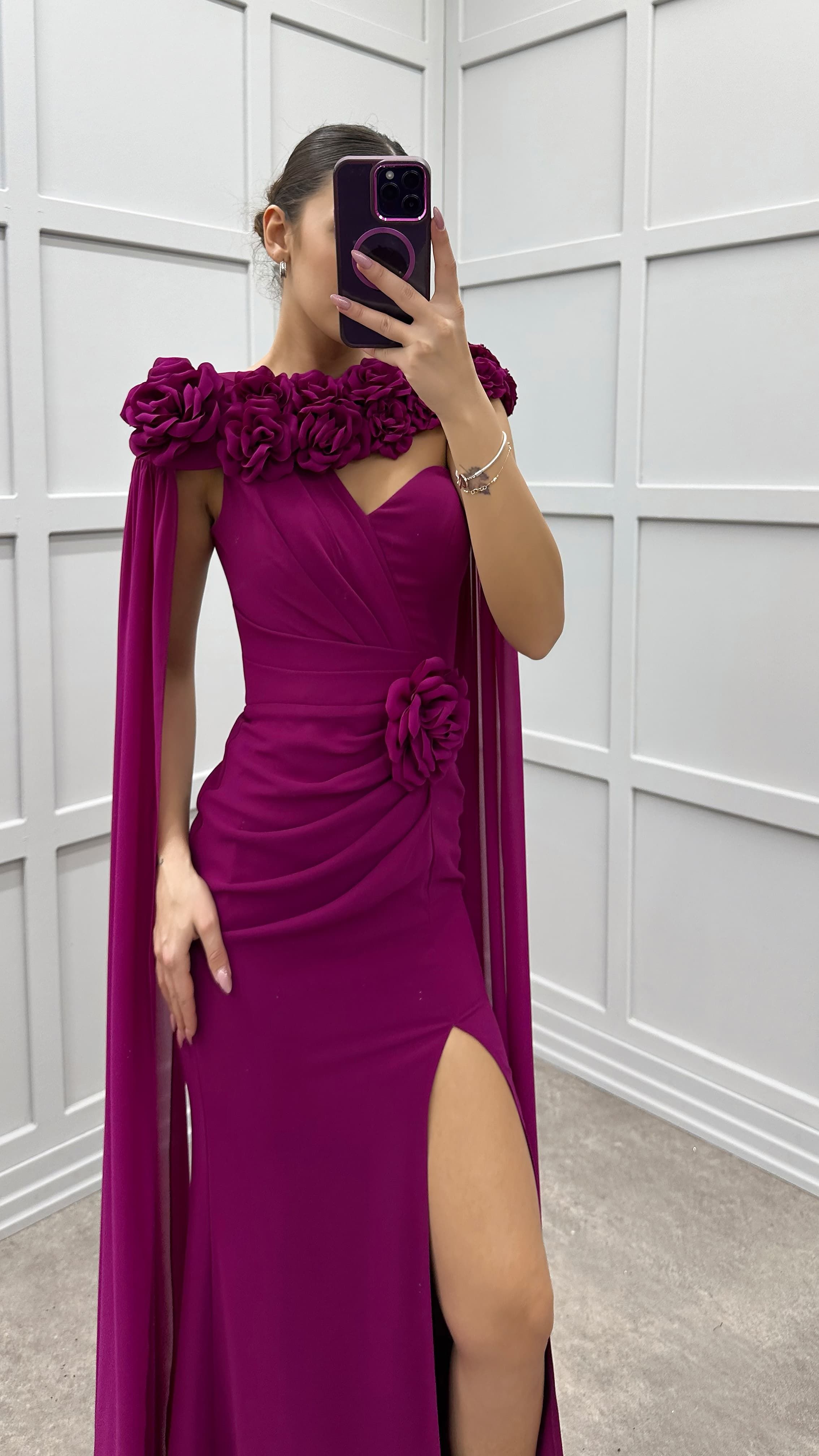 SHOULDERS ROSE DETAIL EVENING DRESS