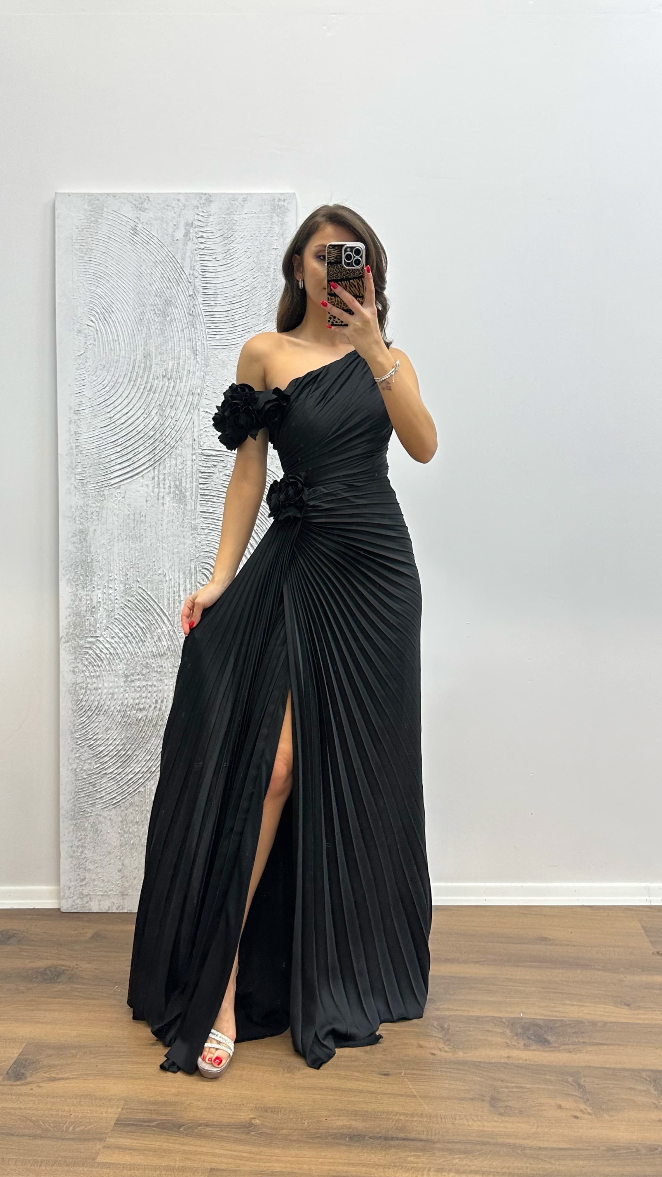 Floral Detail Pleated Evening Dress