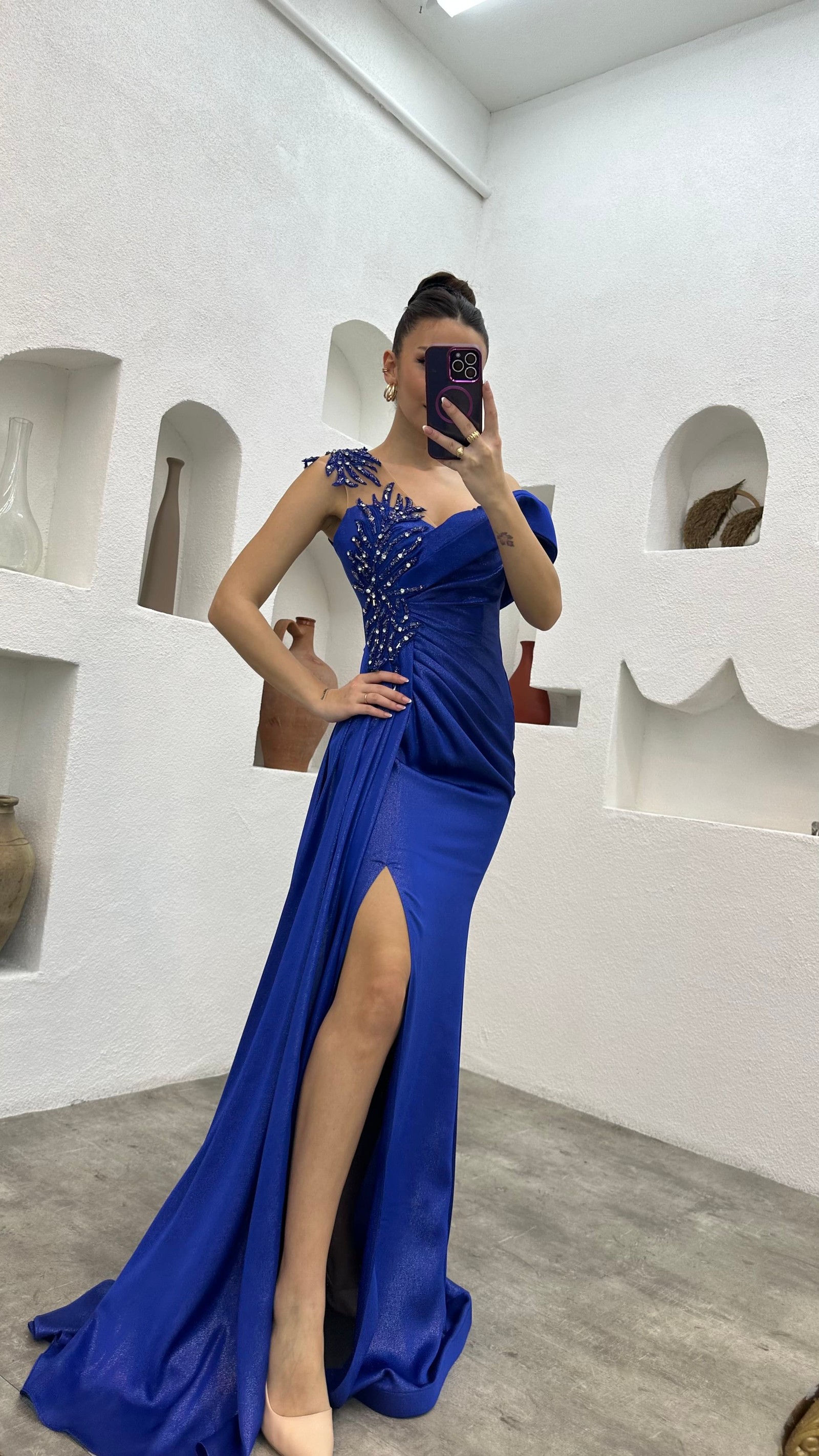 MINT GREEN EMBROIDERED DETAIL PLEATED EVENING DRESS