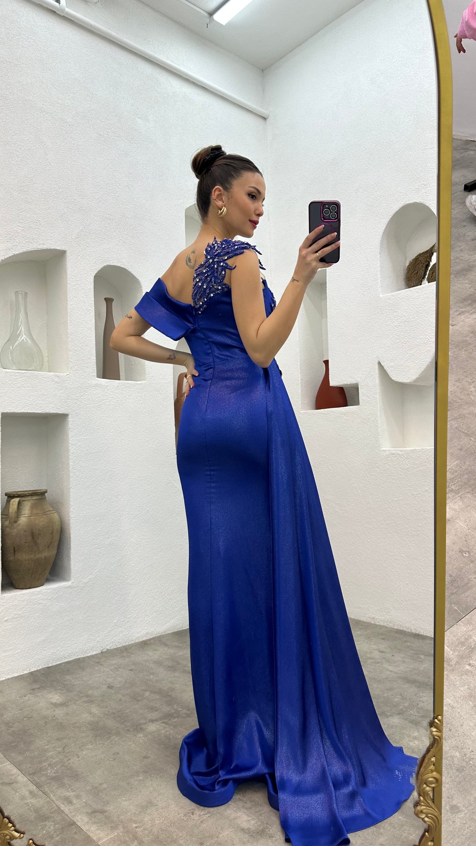 MINT GREEN EMBROIDERED DETAIL PLEATED EVENING DRESS