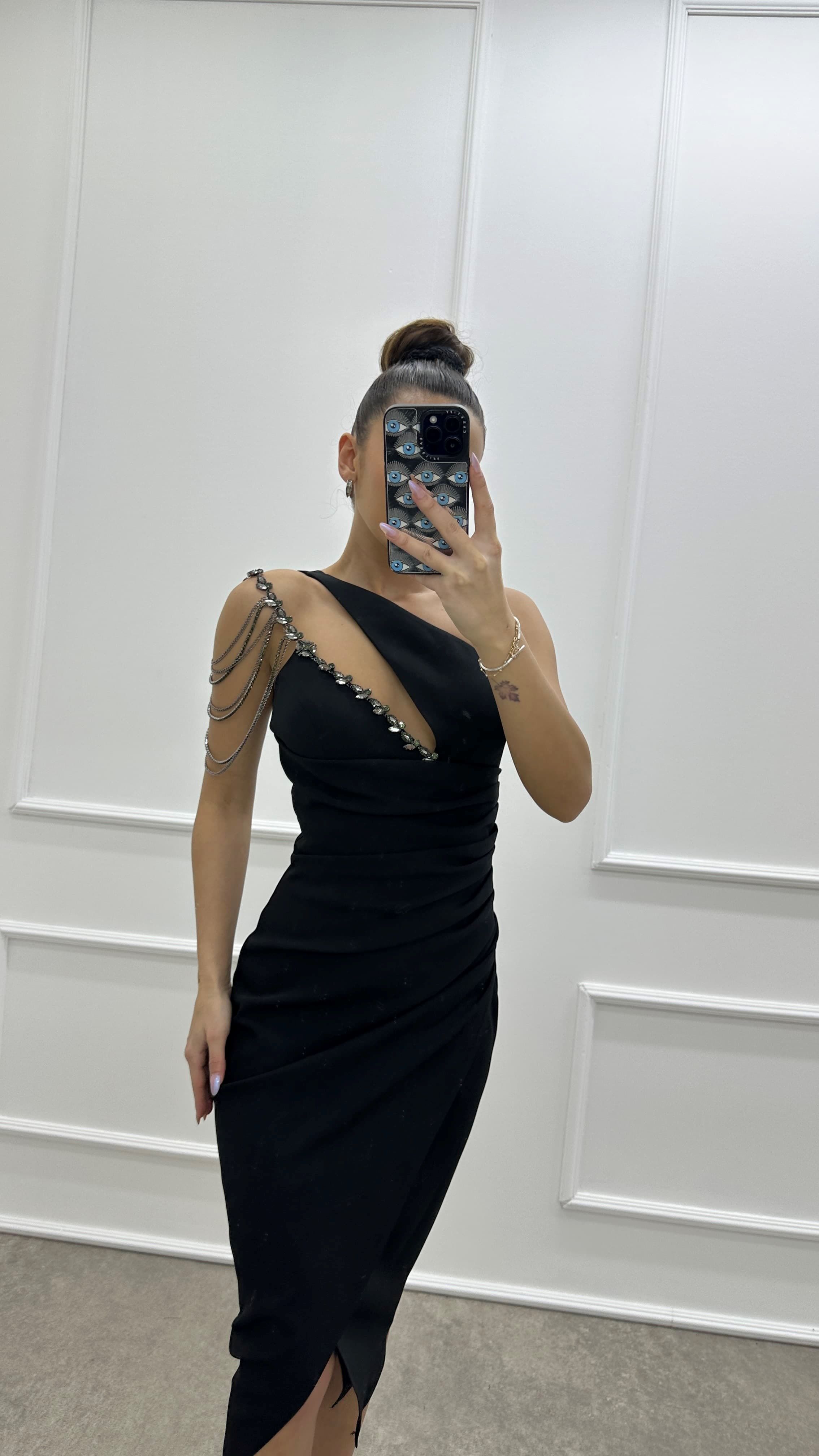 SINGLE SHOULDER CHAIN DETAIL DESIGN DRESS
