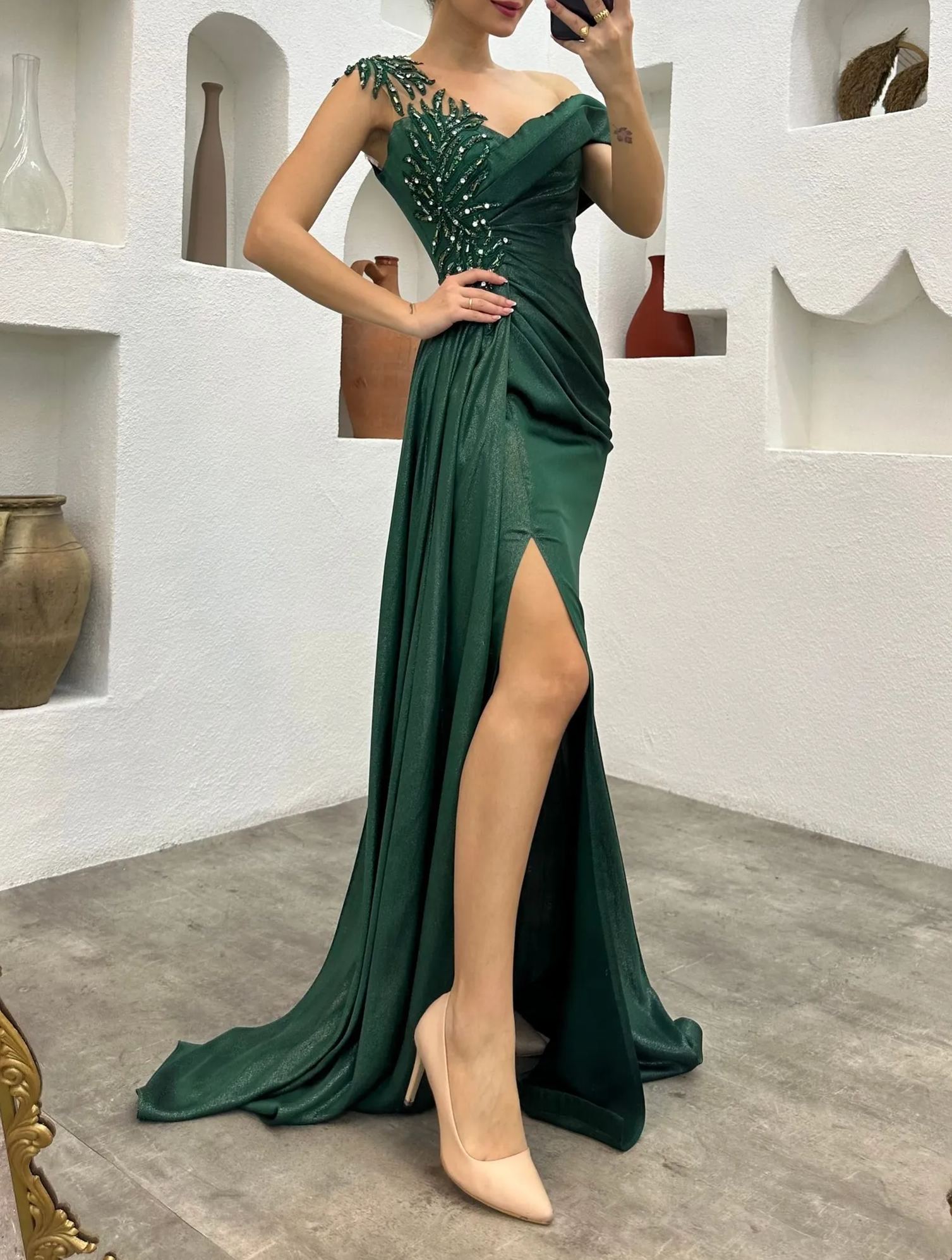 MINT GREEN EMBROIDERED DETAIL PLEATED EVENING DRESS