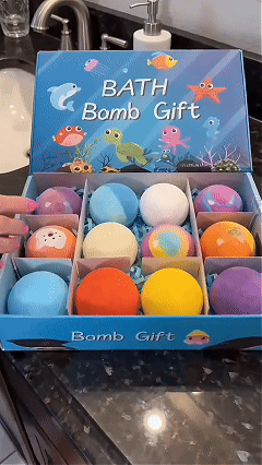 ✨Kids Bath Bombs Gentle Bubble Bath Essential Oil Fizzy Spa Balls with Surprise Toys🛁