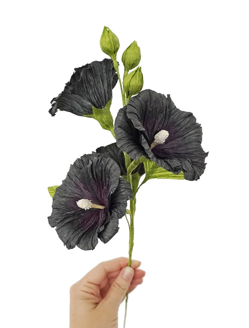 Fleurs en papier crépon roses trémières bouquet décoration florale