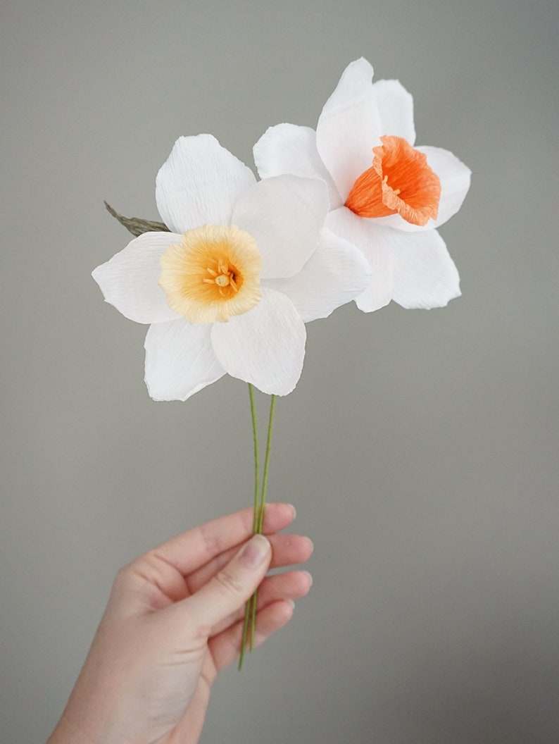 Fleurs en papier crépon narcisses bouquet printemps décoration