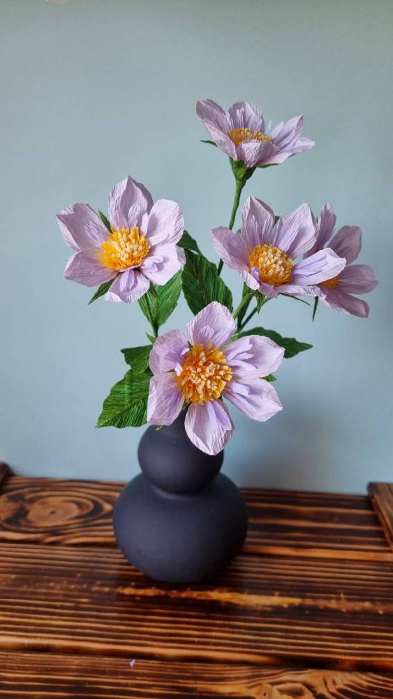 Fleurs en papier crépon dahlia lilas bouquet décoration maison