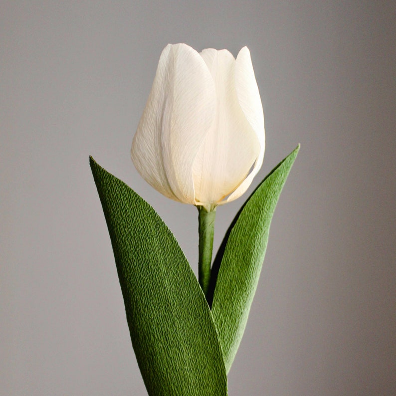 Tulipes réalistes en papier crépon, bouquet fleurs papier fait main, arrangement tulipes, déco, cadeau maîtresse