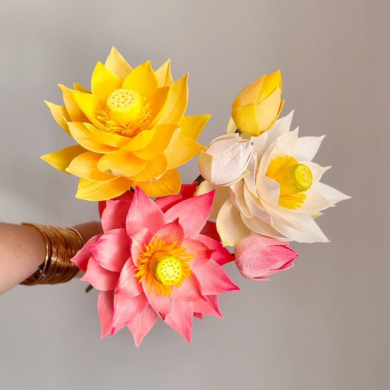 Lotus en papier crépon fait main, décoration mariage, art yoga, déco salle méditation, fleurs durables, cadeau unique