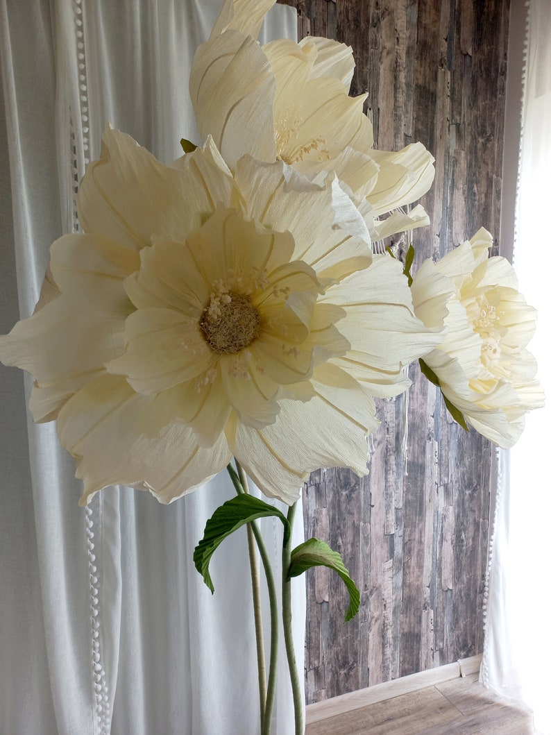 3 fleurs géantes jaunes sur pied pour décoration d'événement Grandes fleurs de pavot avec support pour vitrine de fleurs en papier, décoration de fleurs géantes