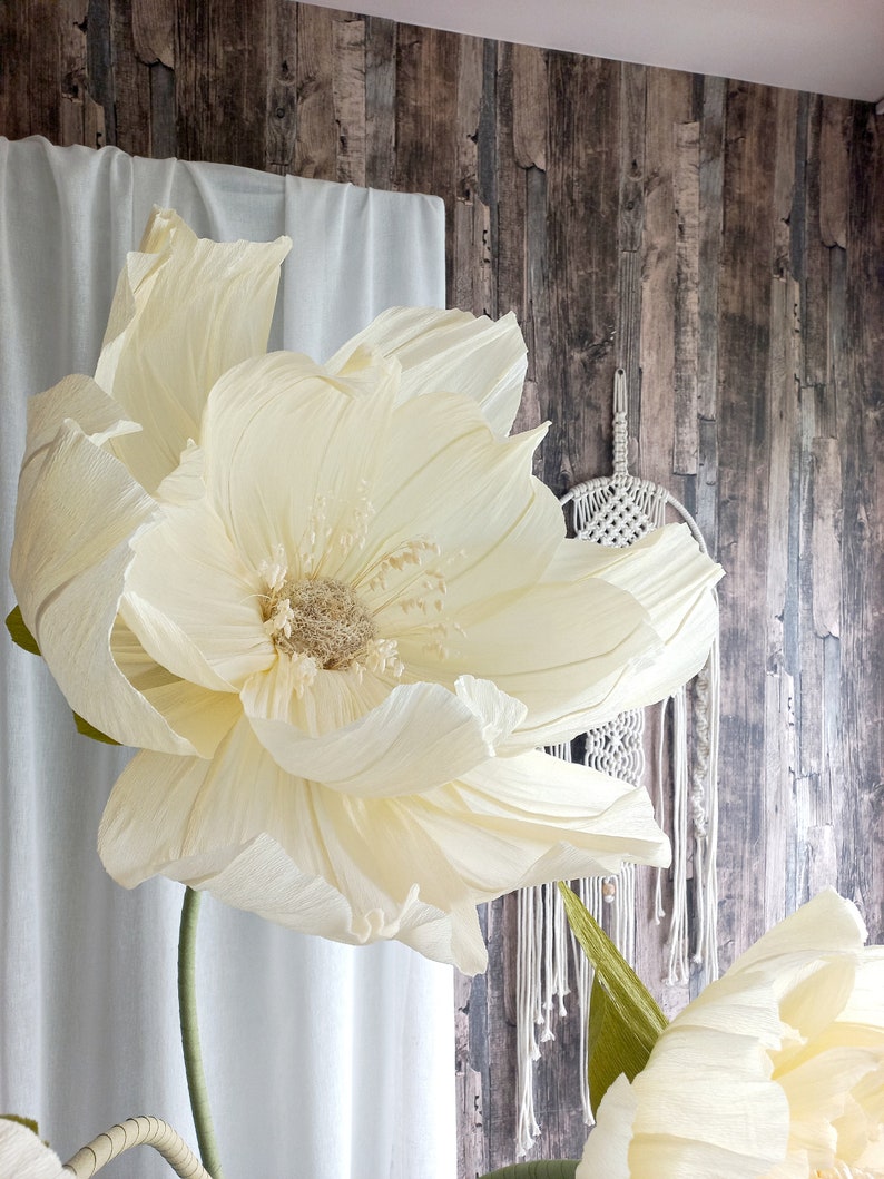 3 fleurs géantes jaunes sur pied pour décoration d'événement Grandes fleurs de pavot avec support pour vitrine de fleurs en papier, décoration de fleurs géantes