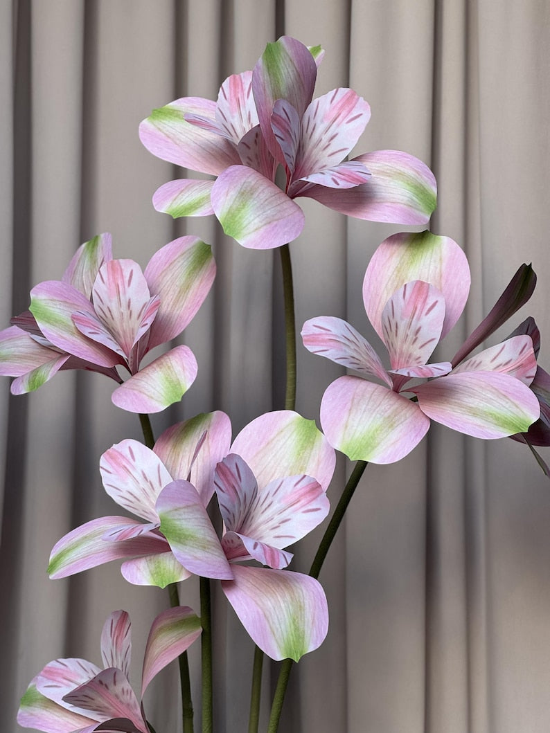 Fleurs en papier géantes - Lot de 9 grandes fleurs en papier - Composition florale en papier d'alstroemeria rose clair