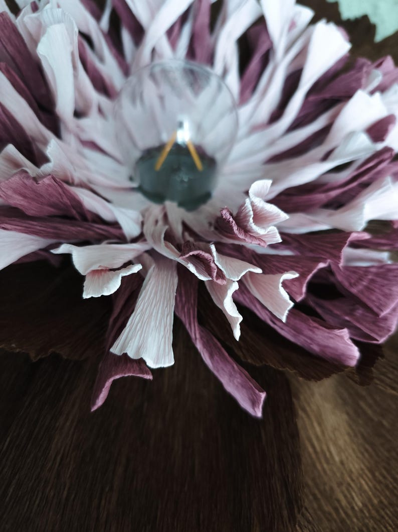 Abat-jour fleuri surdimensionné fait main - Suspension en papier crêpe marron cacao, éclairage fantaisiste pour chambre de bébé et de chambre