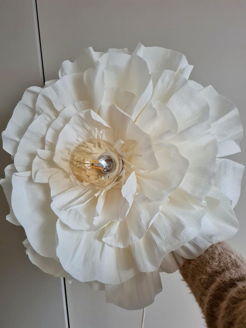 Suspension fleur crème faite main, 50 cm de diamètre, plafonnier en papier écru, éclairage floral bohème
