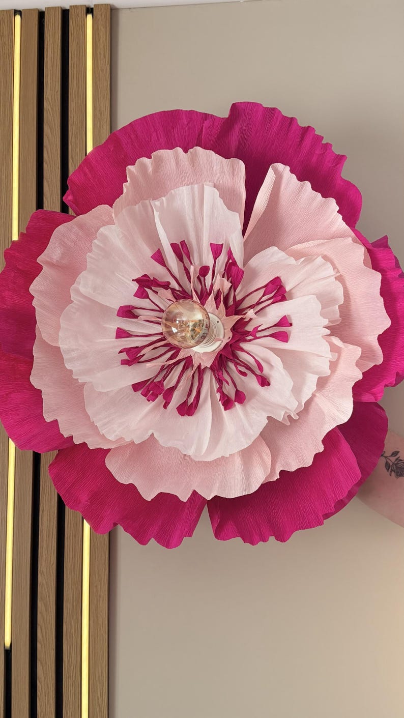 Abat-jour en papier crépon fleur artisanale, plusieurs tailles et couleurs
