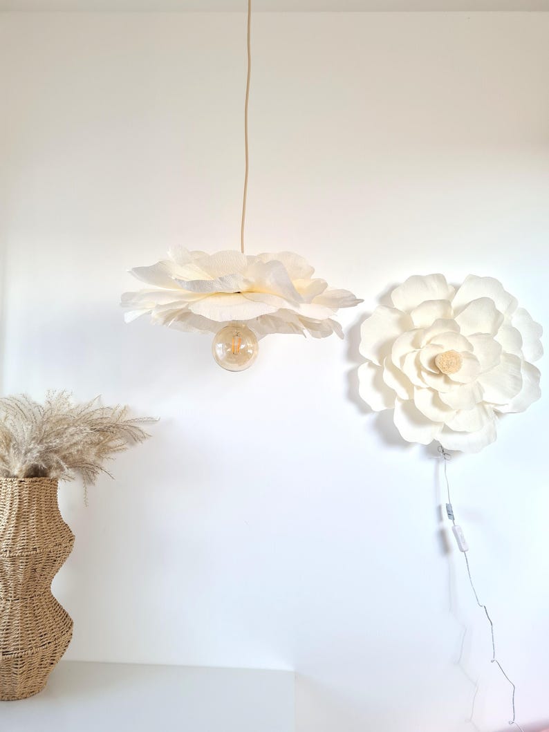Suspension fleur crème faite main, 50 cm de diamètre, plafonnier en papier écru, éclairage floral bohème