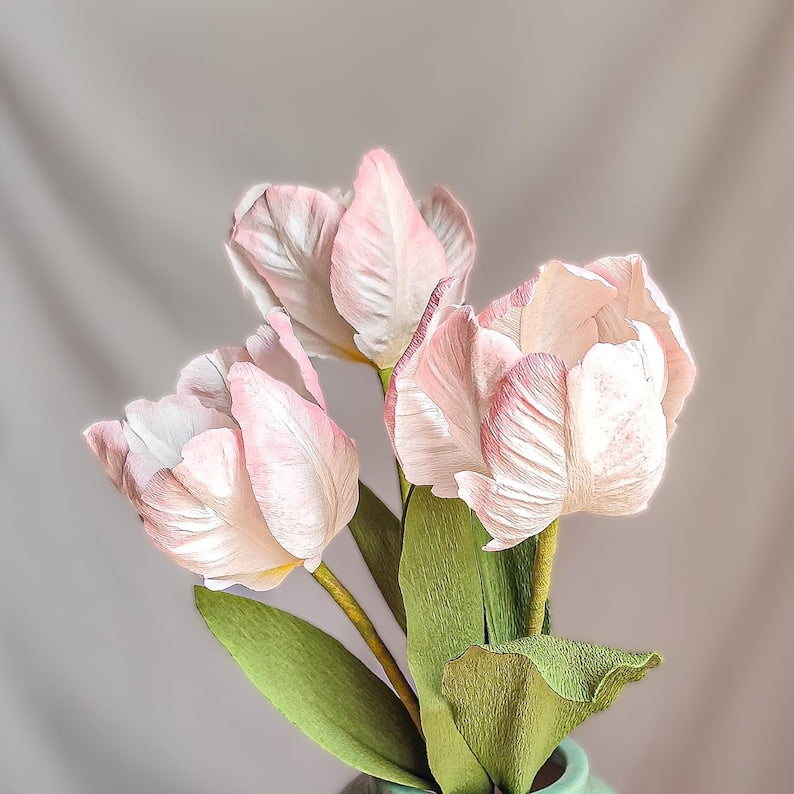 Fleurs en papier crépon tulipes perroquet bouquet réaliste