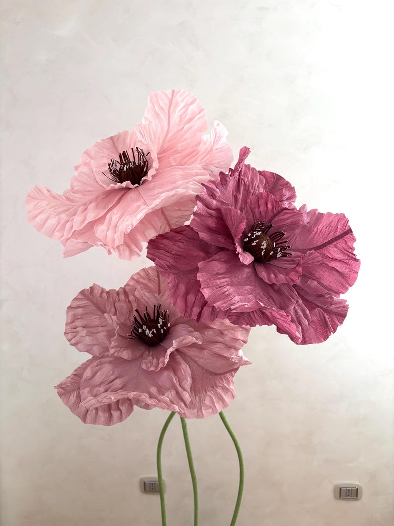 Coquelicots géants en papier pour la décoration d'événements