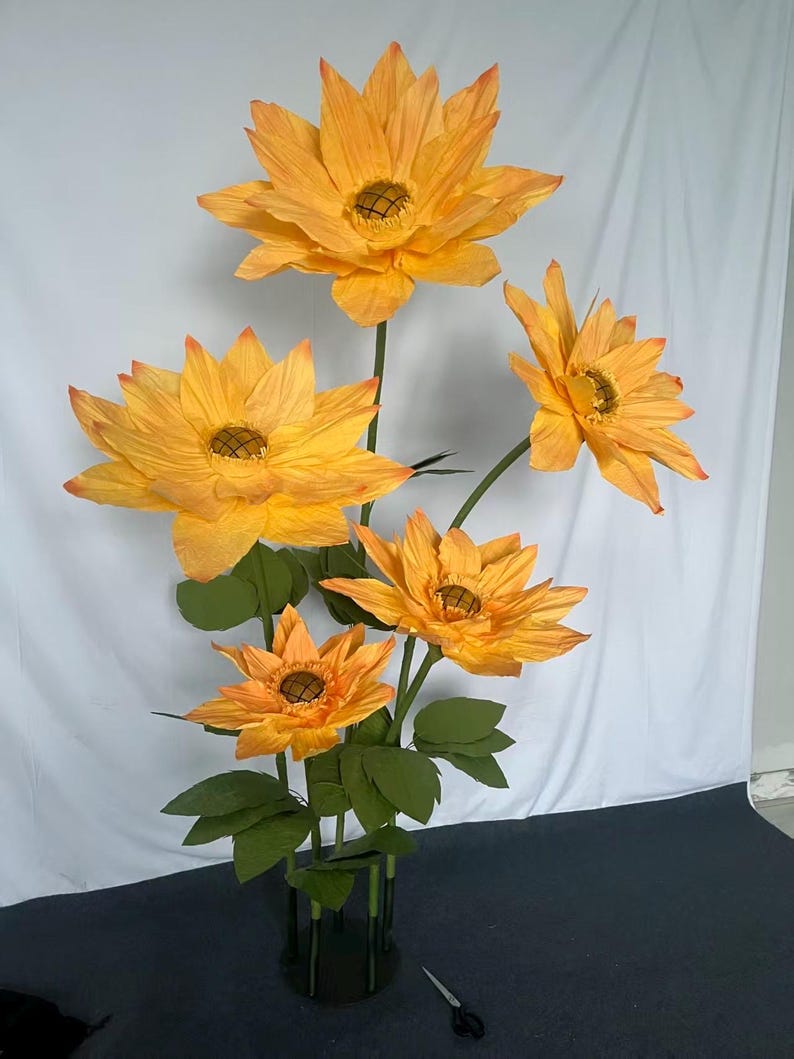 Tournesol géant, 80 cm de large, papier crêpe, fleur de soleil pour décoration de tonnelle de mariage, douche nuptiale, composition florale, fête d'anniversaire, scène de fond