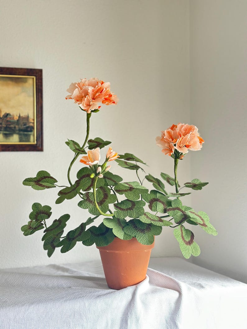 Fleur en papier corail géranium réaliste - Botanique artisanal fait main - Décoration d'intérieur durable - Plante éternelle en pot - Cadeau pour elle