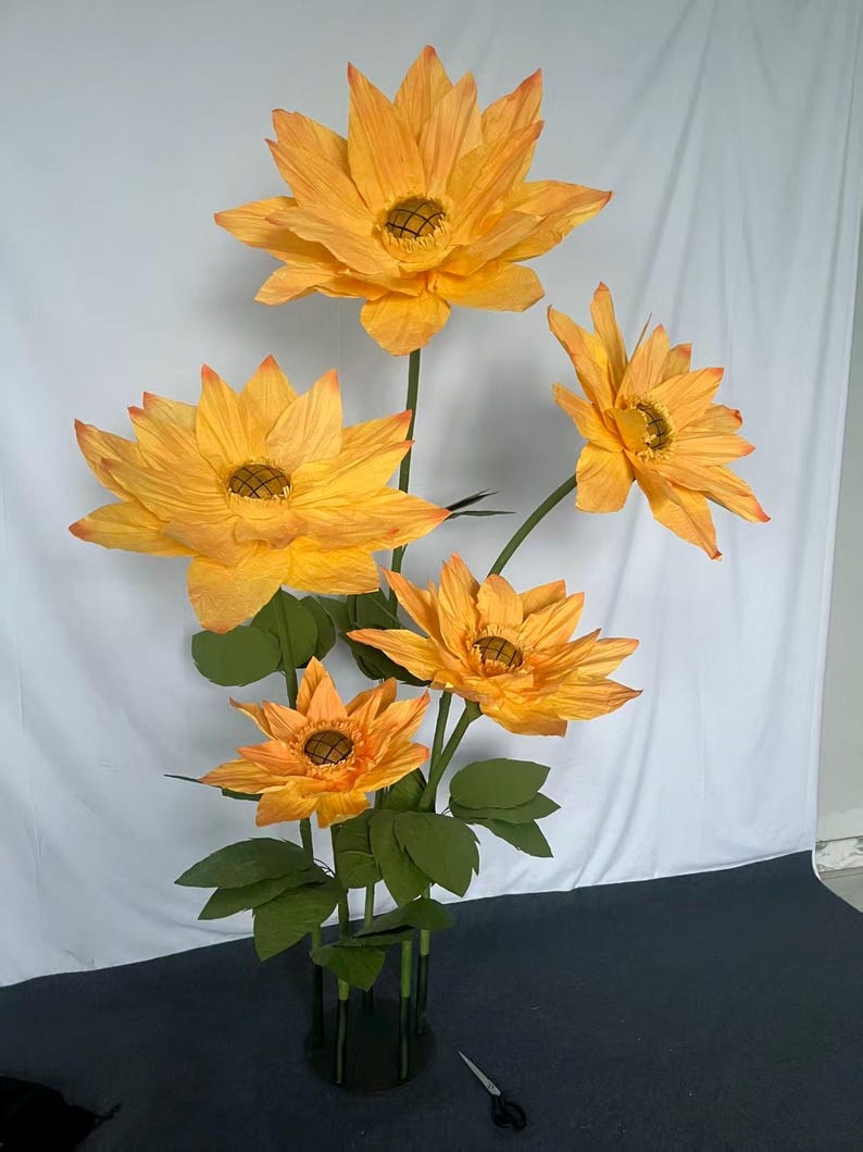 Tournesol géant, 80 cm de large, papier crêpe, fleur de soleil pour décoration de tonnelle de mariage, douche nuptiale, composition florale, fête d'anniversaire, scène de fond