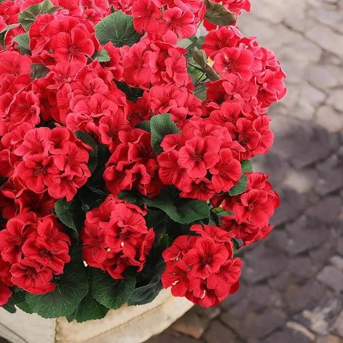 🌸 Lush, UV-Resistant Artificial Geraniums – Real Look, No Maintenance! 🌞🏡