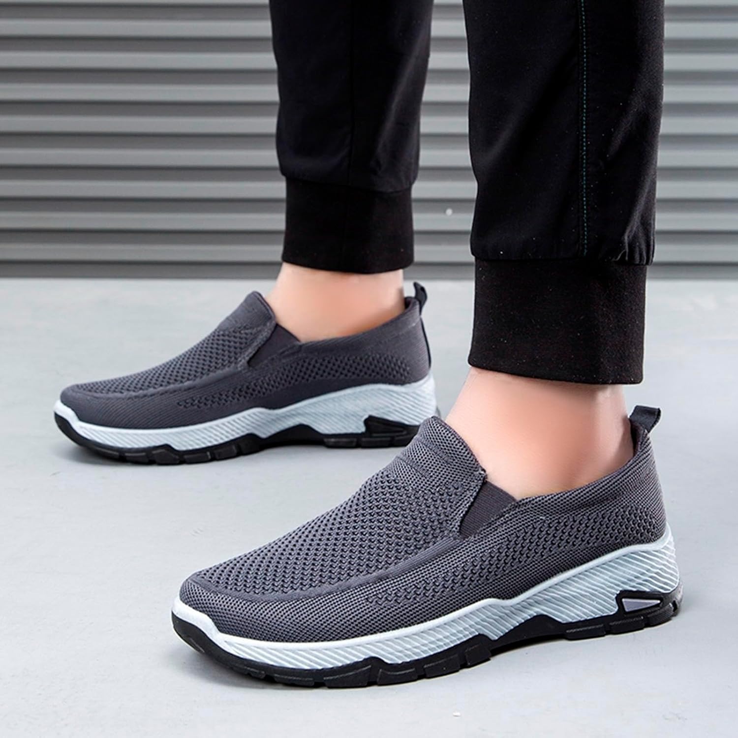 🔥Last Day Promotion 70% OFF🔥2025 Men's mesh lightweight and breathable travel shoes, non-slip shoes