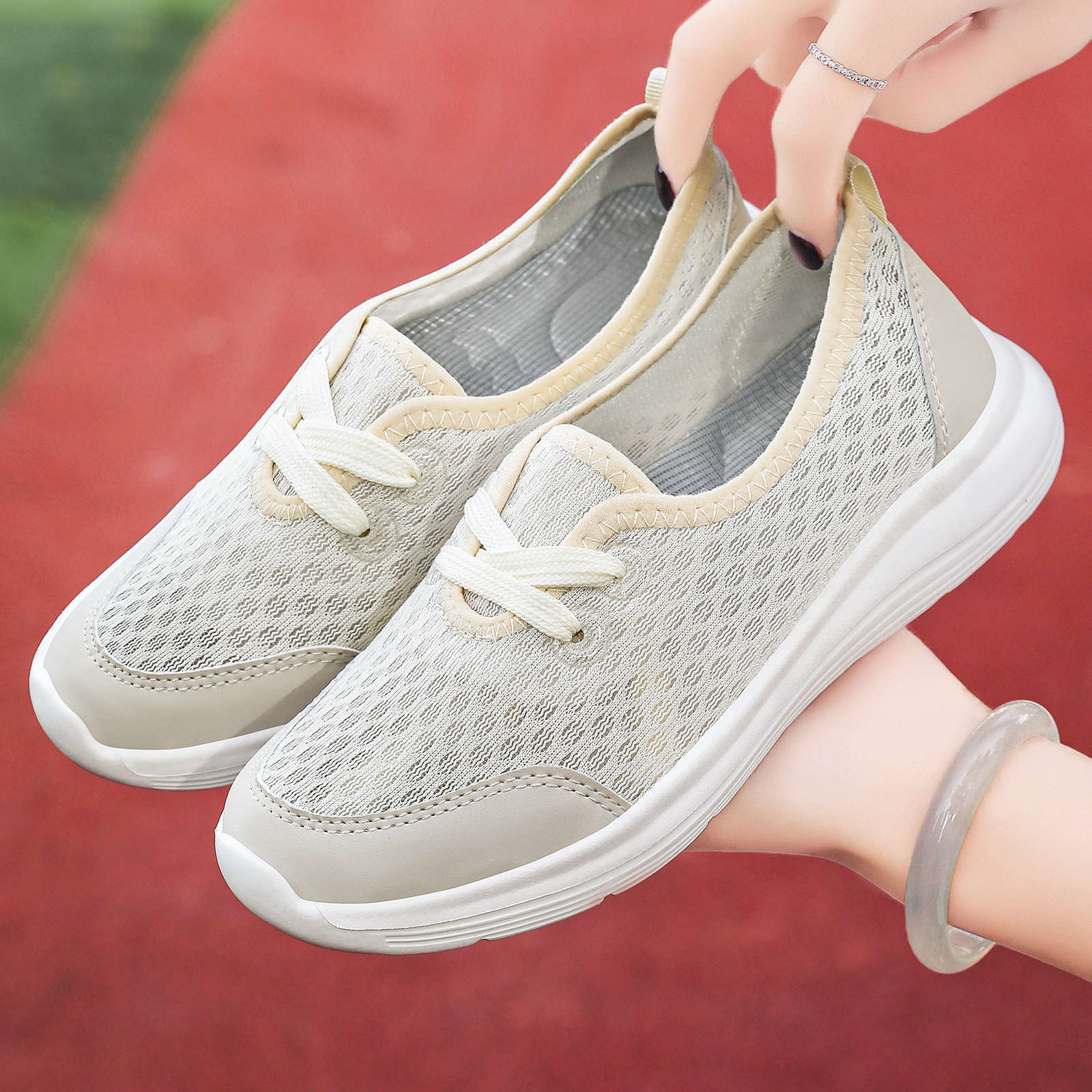 2026 Women's Soft Sole Mesh Comfort Orthopedic Shoes