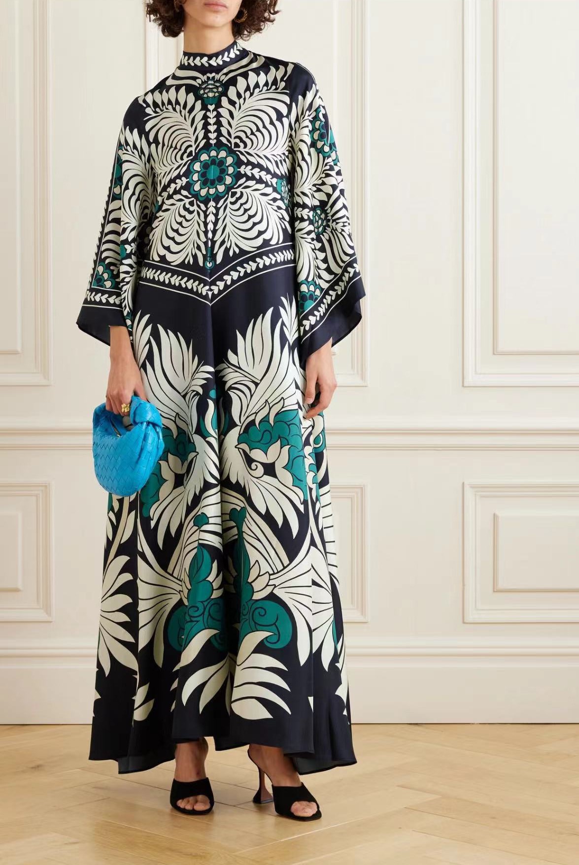 Exquisite Sunshine Floral Print Flowing Maxi Dress