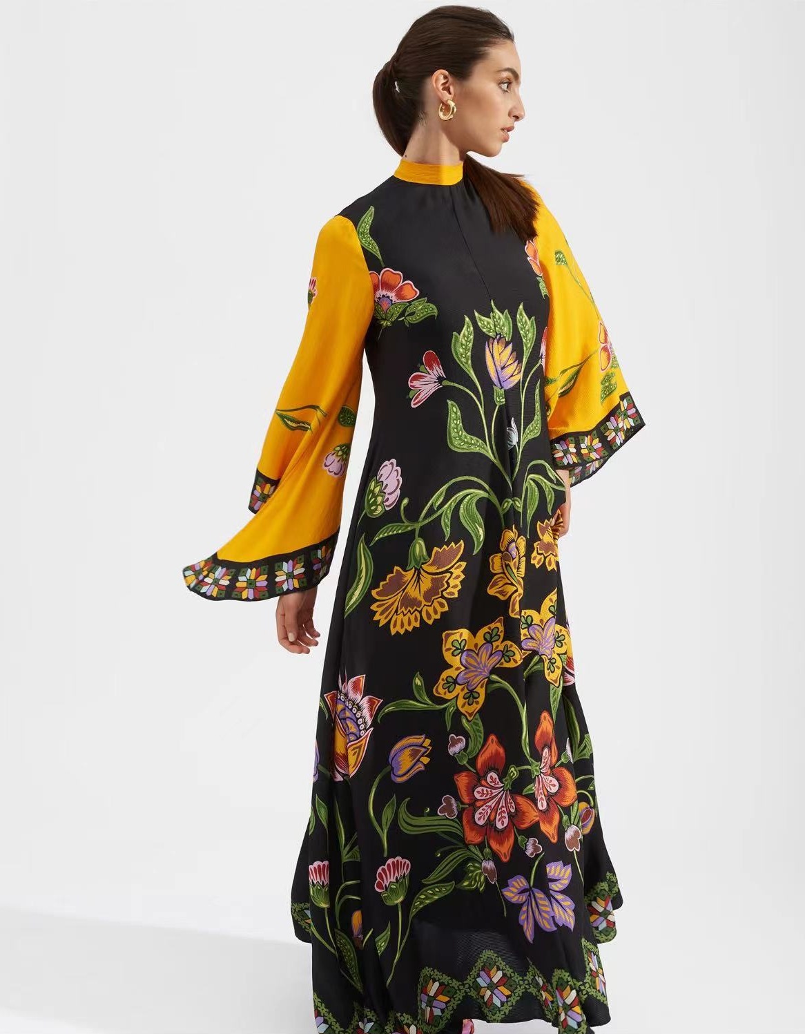Exquisite Sunshine Floral Print Flowing Maxi Dress