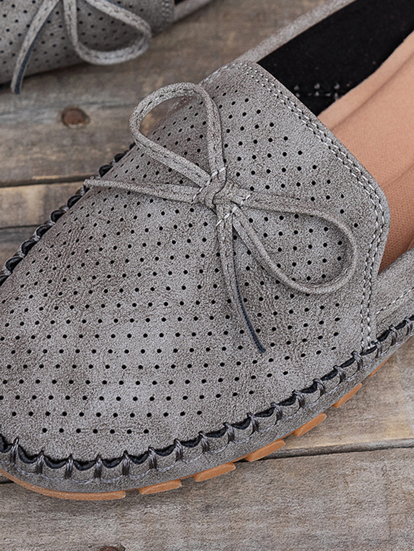 Round-Toe Flat Shoes &ndash; color comparison