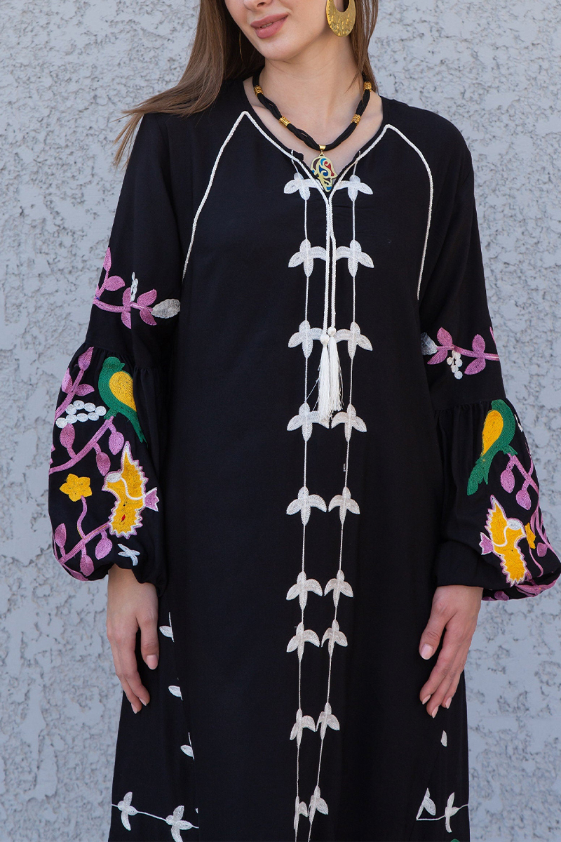 Womens Round Neck Long Sleeved Embroidered Pattern Elegant Casual Maxi Dress